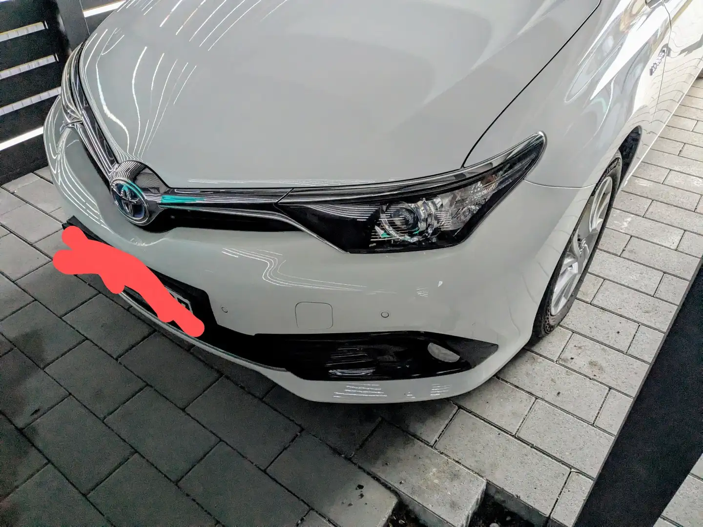 Toyota Auris Hybrid Edition-S+ Weiß - 1