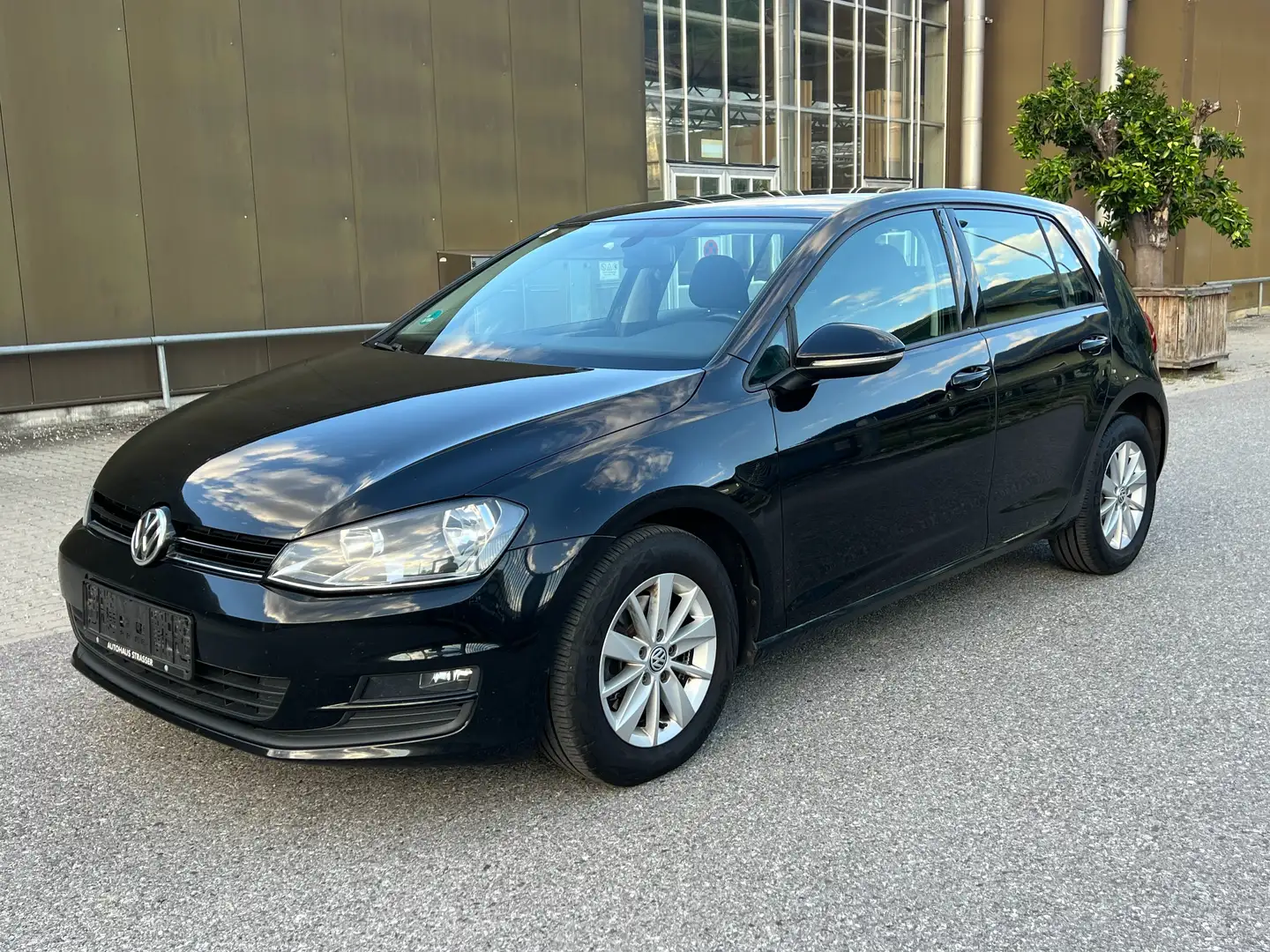 Volkswagen Golf 1.6 TDI Klimatronik Tempomat Euro-5* Schwarz - 1