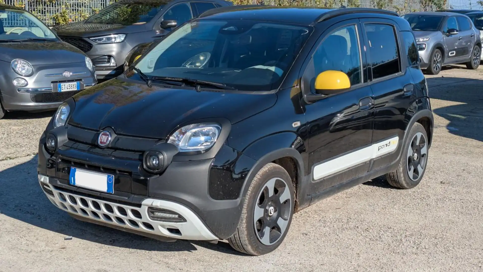 Fiat New Panda PANDINA CROSS HYBRID 1.0cc 70cv Schwarz - 2