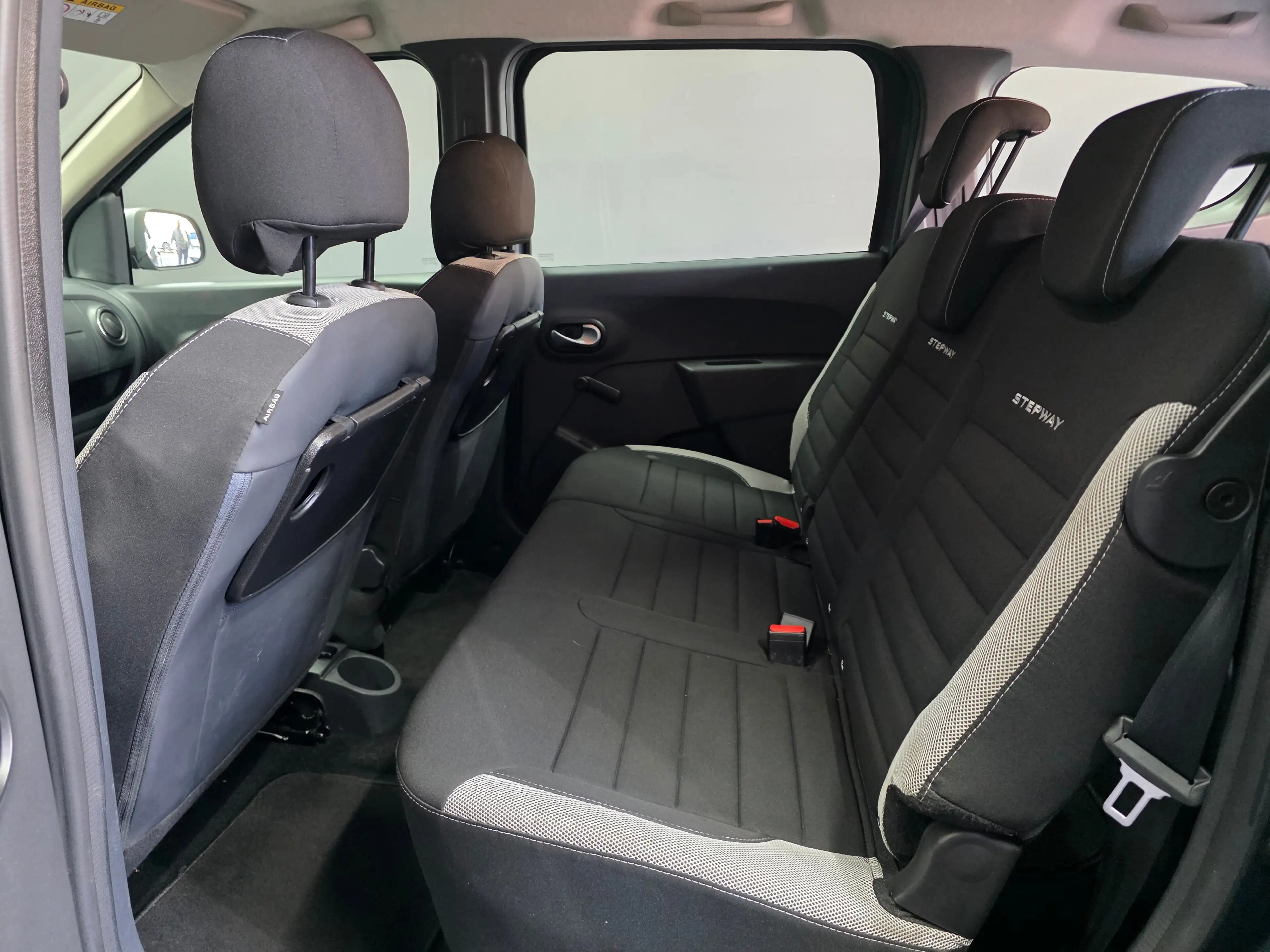 Dacia Lodgy Stepway, 7 SITZER, NAVI, R-KAMERA, ANHÄNGERK. — photo 12