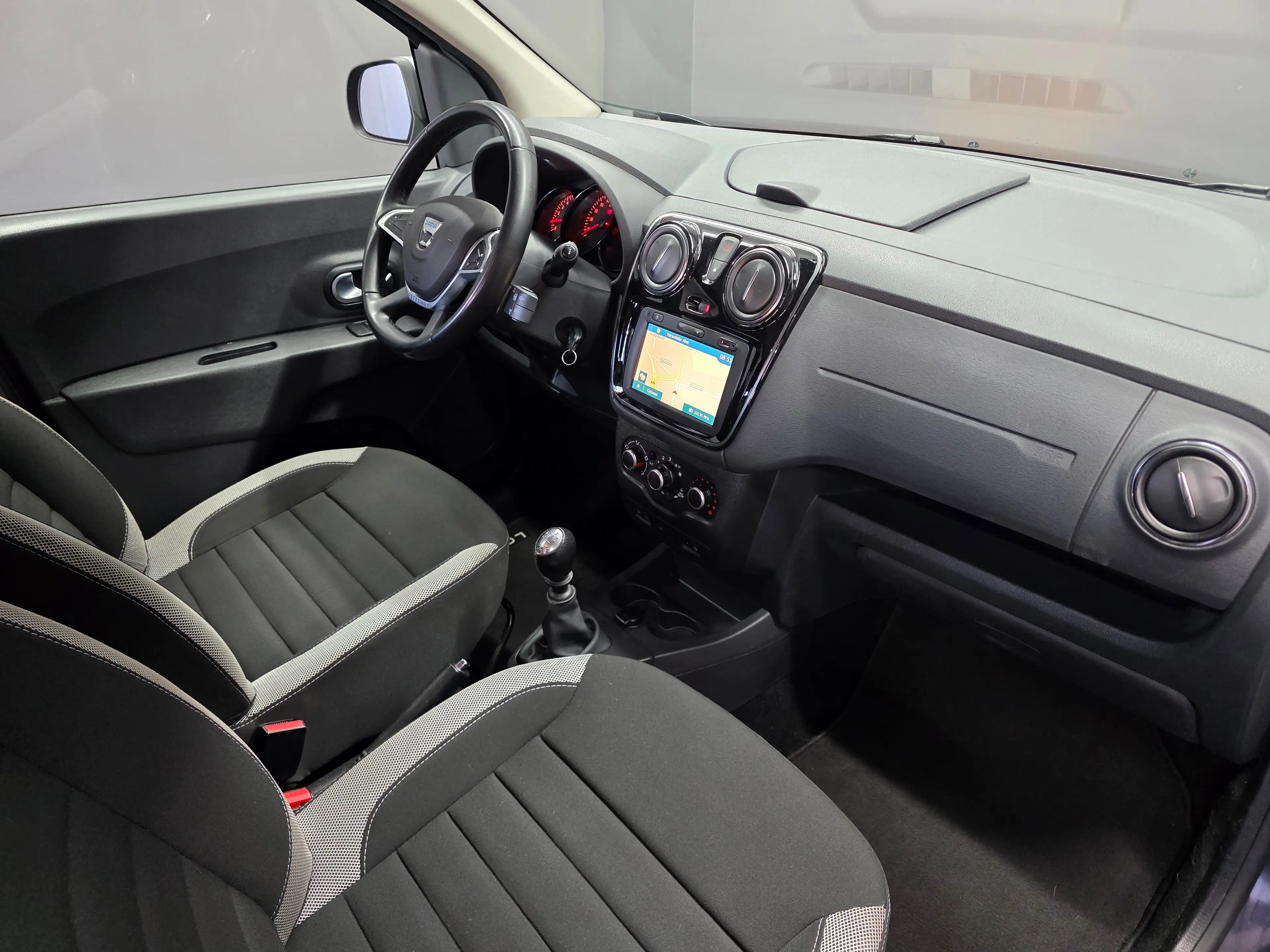 Dacia Lodgy Stepway, 7 SITZER, NAVI, R-KAMERA, ANHÄNGERK. — photo 10