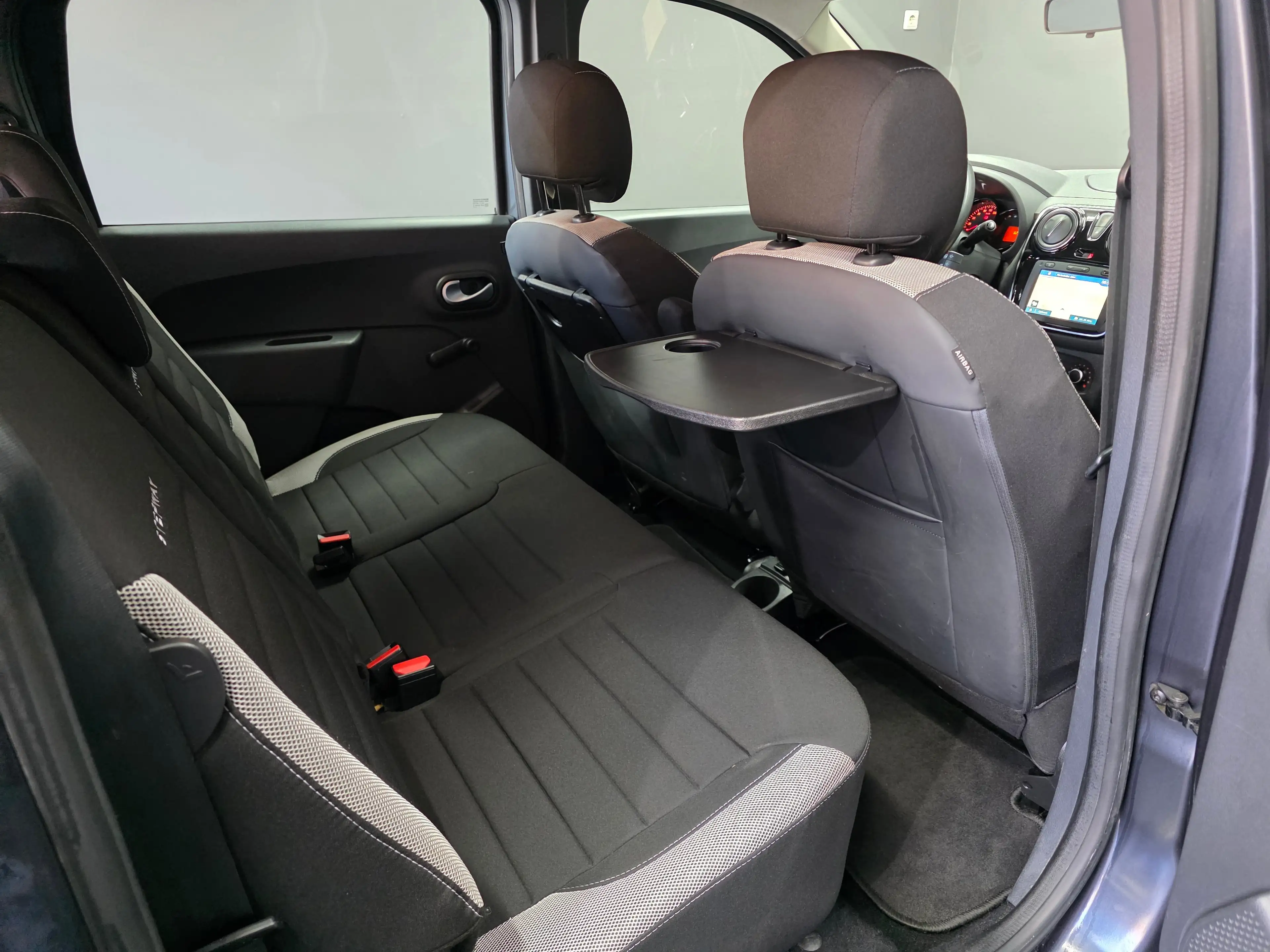 Dacia Lodgy Stepway, 7 SITZER, NAVI, R-KAMERA, ANHÄNGERK. — photo 13