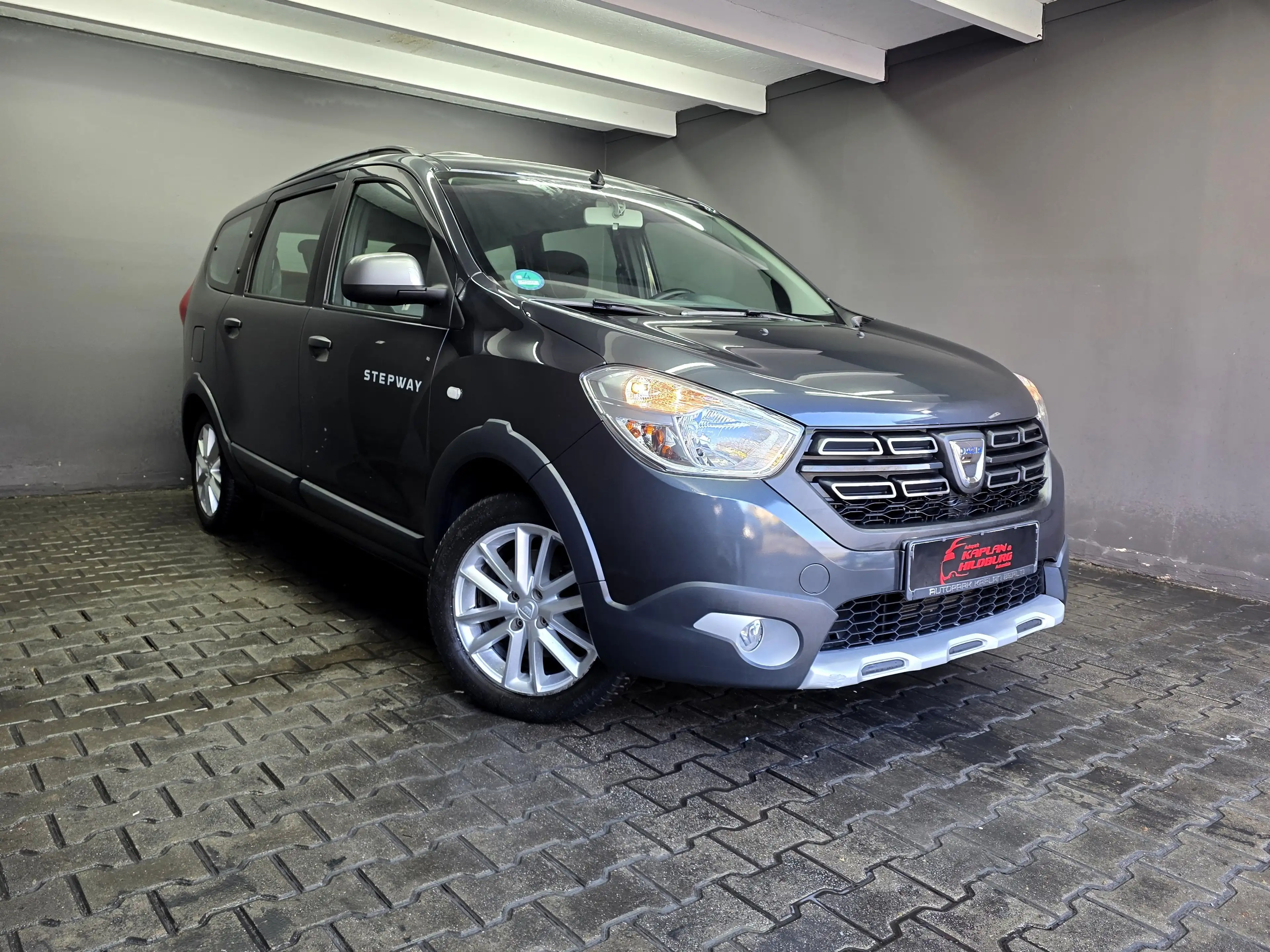 Dacia Lodgy Stepway, 7 SITZER, NAVI, R-KAMERA, ANHÄNGERK. — photo 3