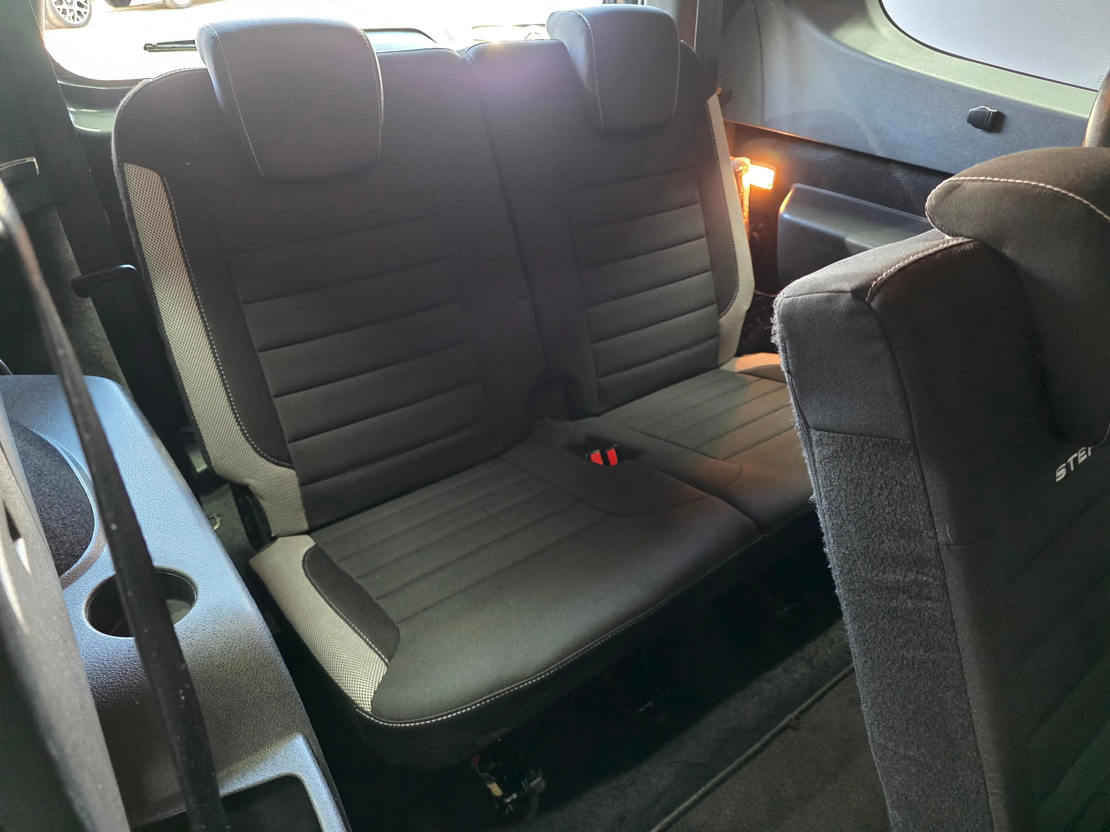 Dacia Lodgy Stepway, 7 SITZER, NAVI, R-KAMERA, ANHÄNGERK. — photo 14