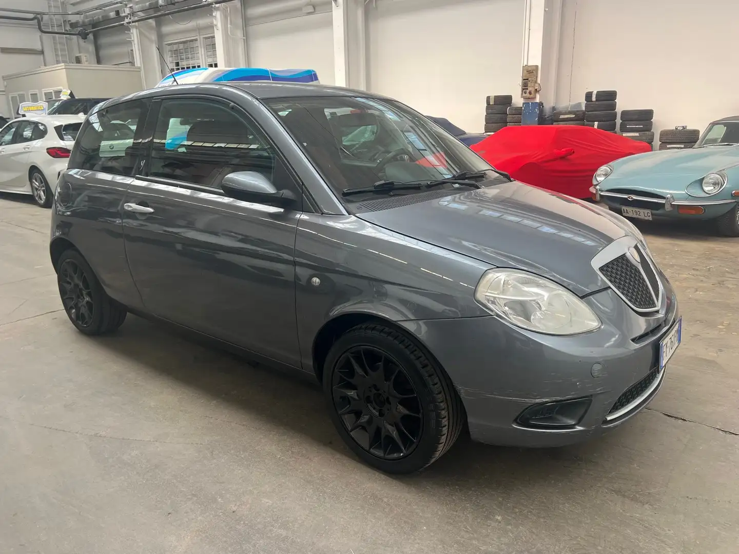 Lancia Ypsilon Ypsilon 1.2 8v Argento Grigio - 2