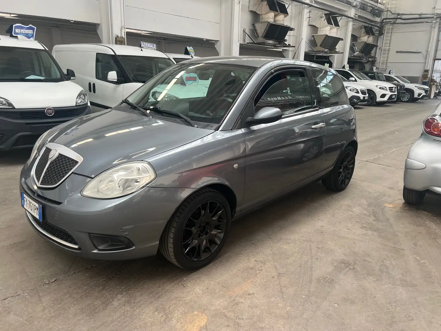 Lancia Ypsilon Ypsilon 1.2 8v Argento Grigio - 1