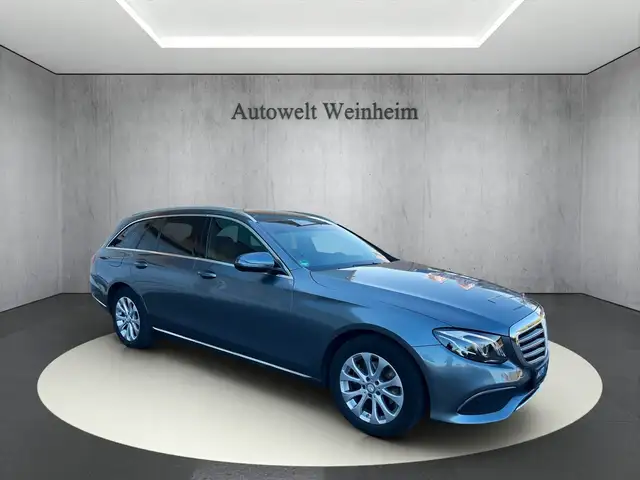 Mercedes-Benz E 220 E 220D°RENTNER°69TKM°AMBIENT°KAM°LED°AHK°NAV°ACC