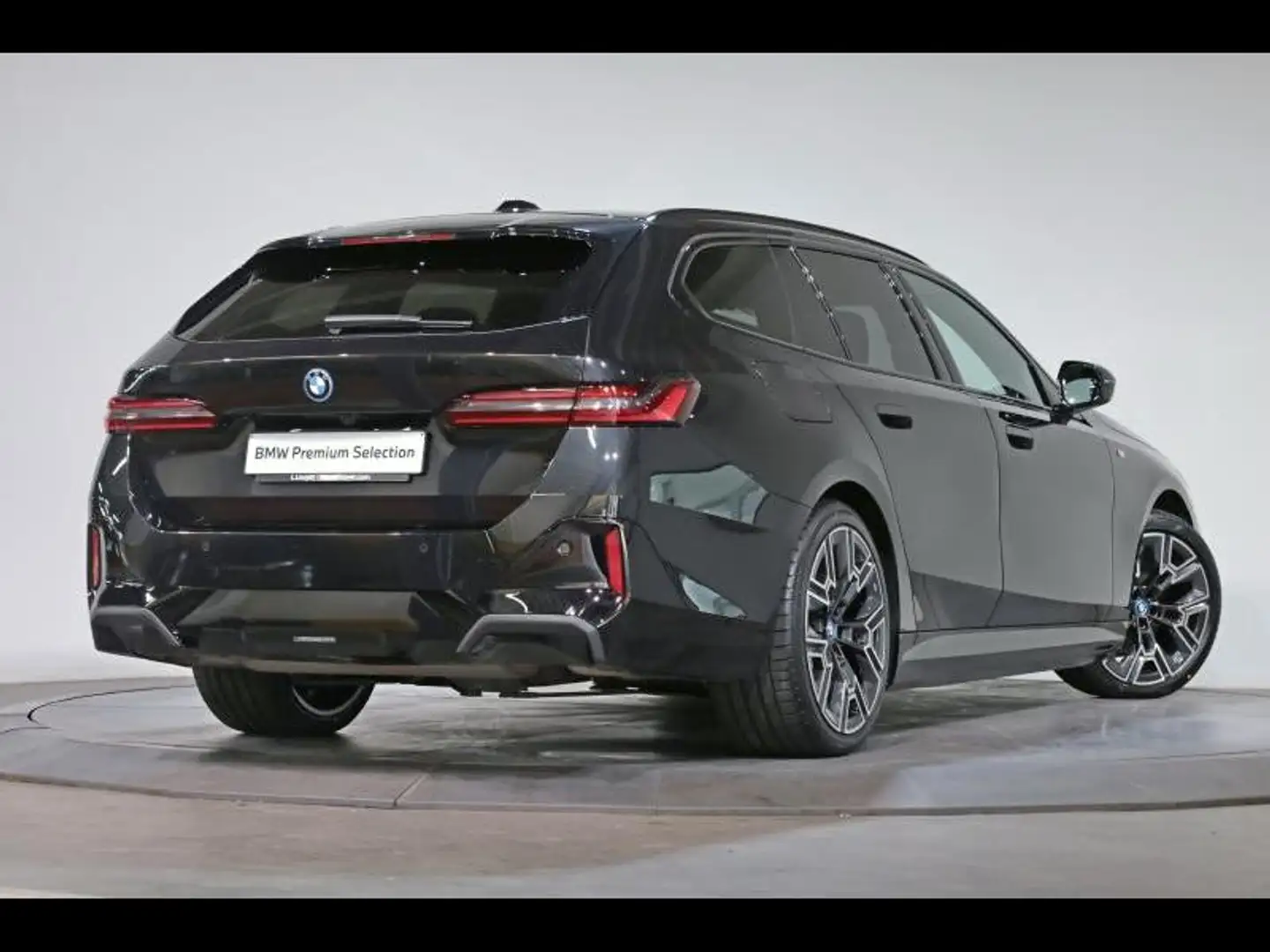 BMW 530 e Touring Kit M Sport Zwart - 2