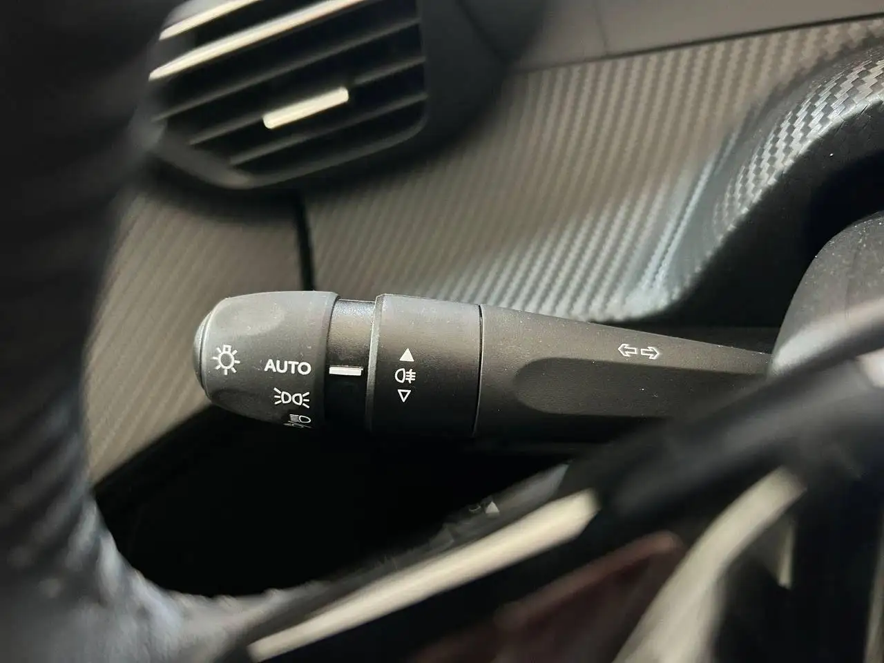 Peugeot 208 PureTech 100 Stop&Start 5 porte Allure 16