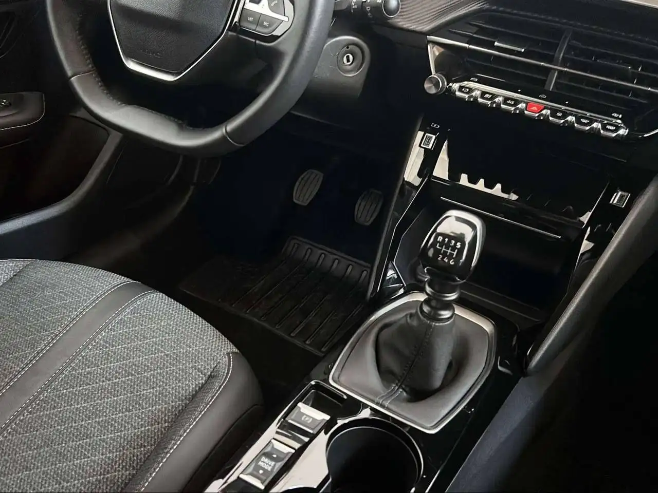 Peugeot 208 PureTech 100 Stop&Start 5 porte Allure 24