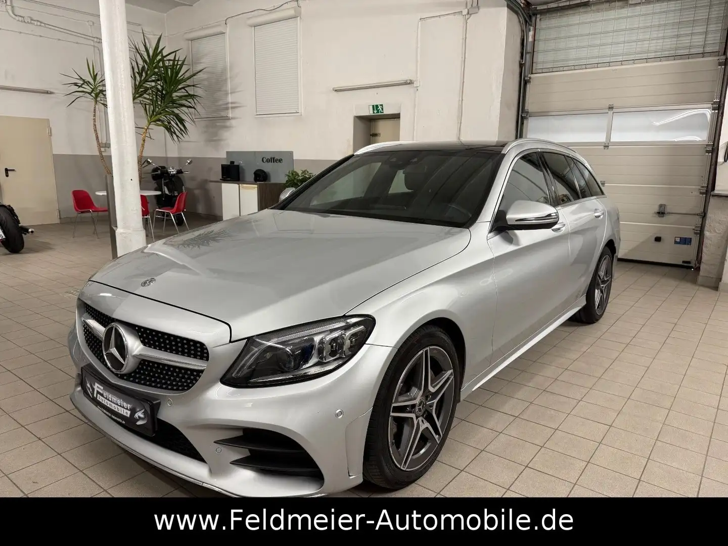 Mercedes-Benz C 180 T*AMG-Line*PANORAMA*Totw*LED*Kamera* AHK* Argent - 1