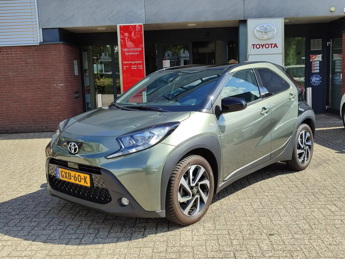 Toyota Aygo X PULSE STOELVERW CAMERA 4S-BANDEN AD-CRUISE APPLE/A Verde - 1