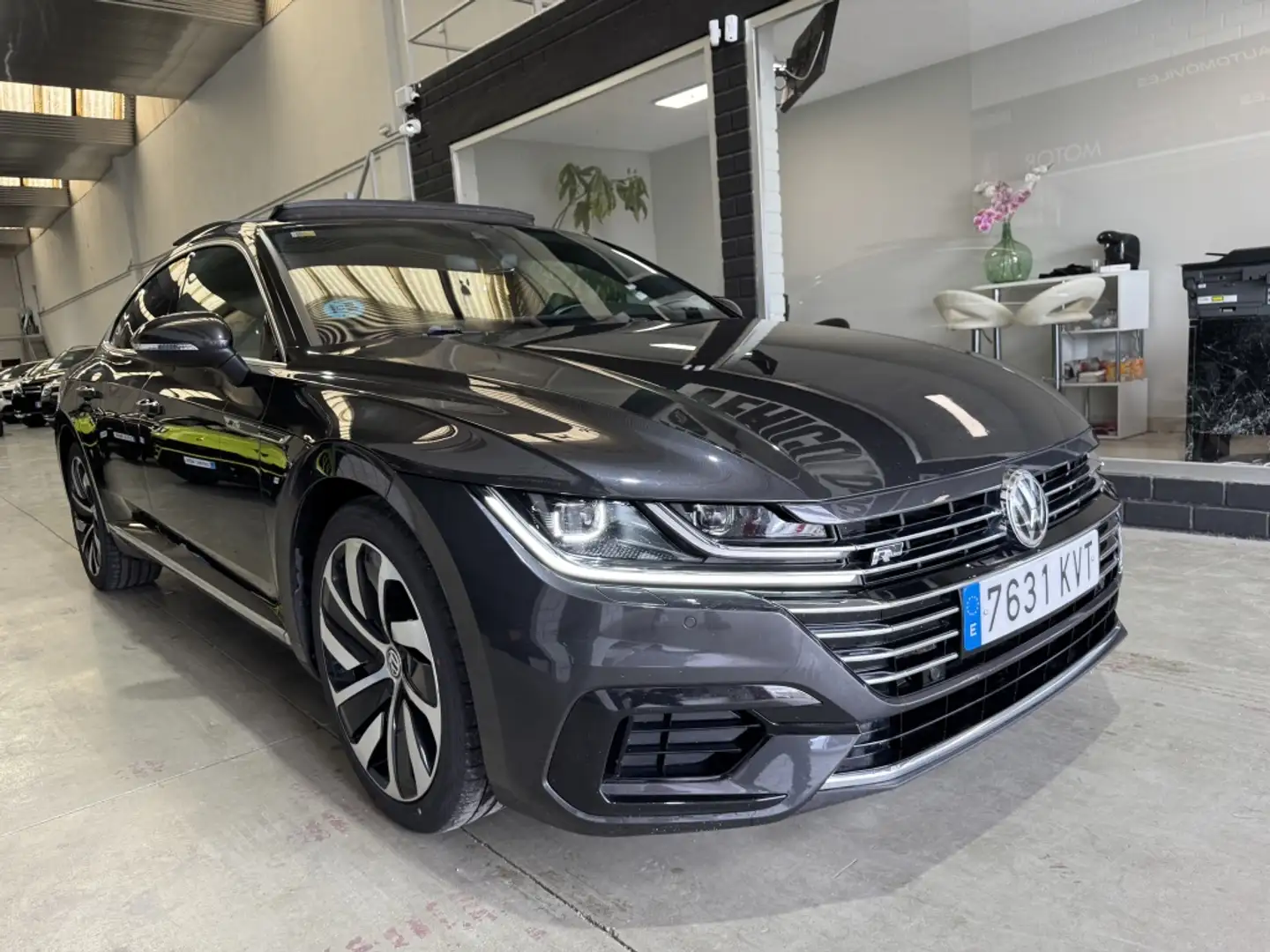 Volkswagen Arteon 2.0TDI R-Line DSG7 140kW Gris - 2