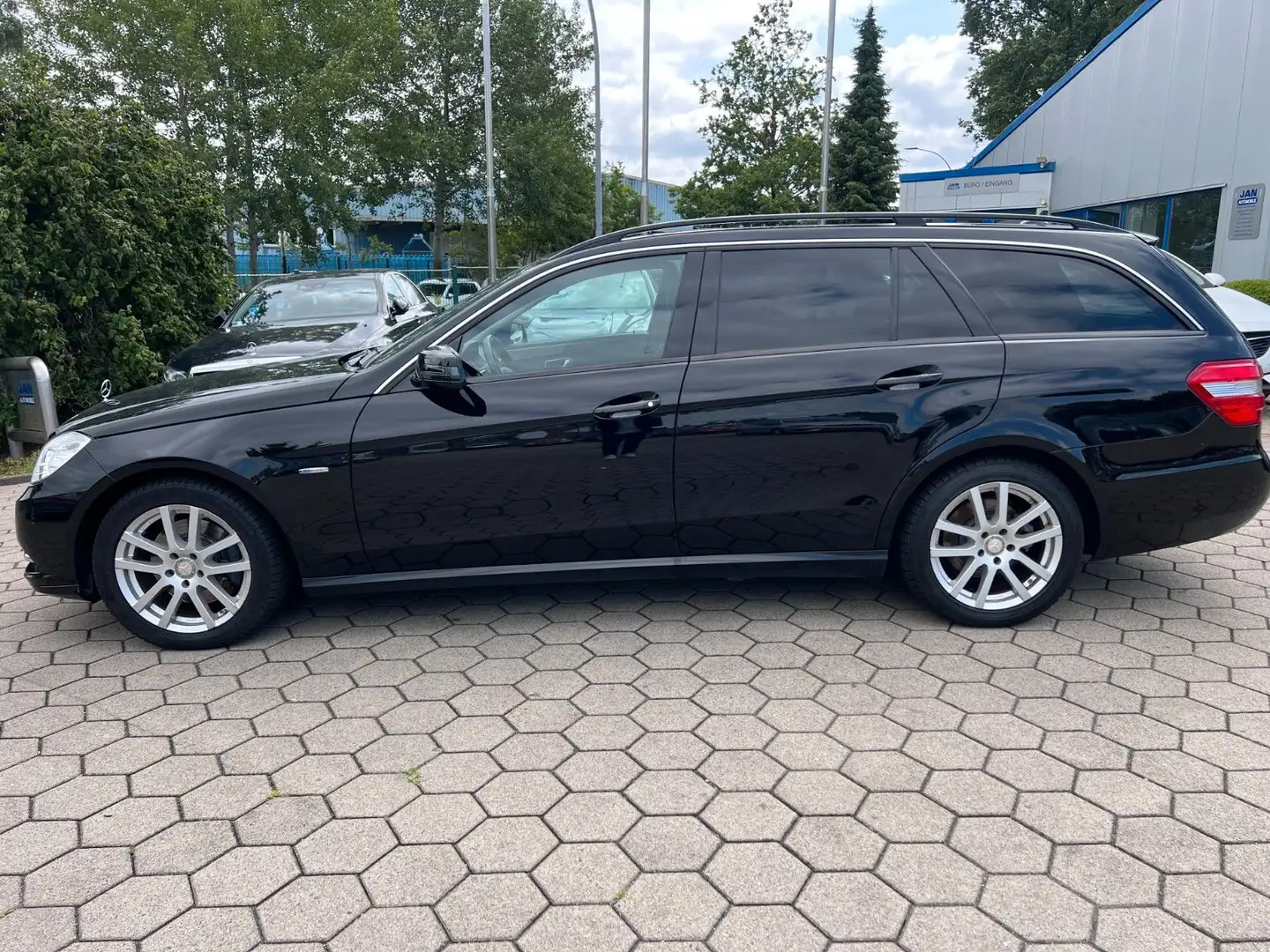Mercedes-Benz E 250 T CDI 4Matic AHK Standhz. Leder  H&K Sound Schwarz - 2