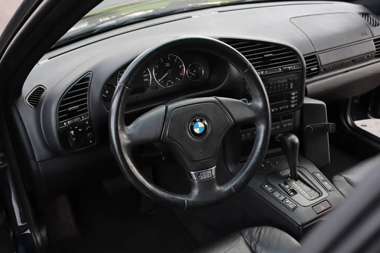 BMW 323 Edition, foto 10