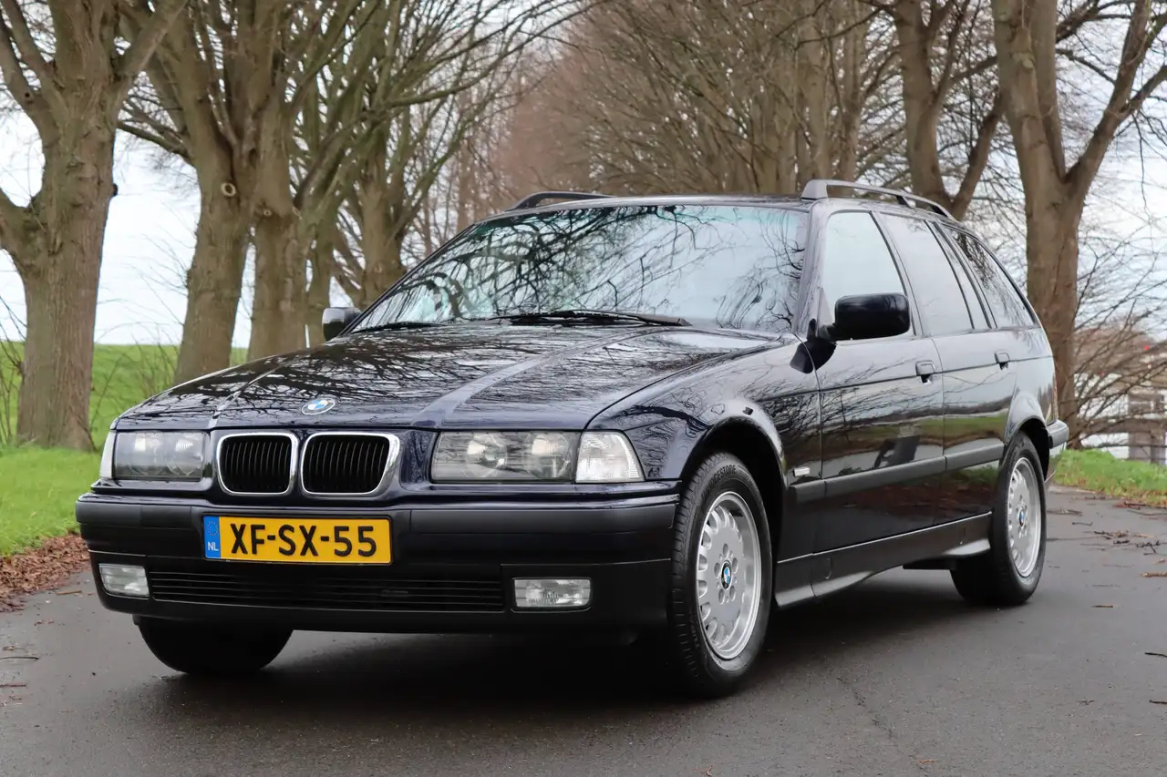BMW 323 Edition, foto 1