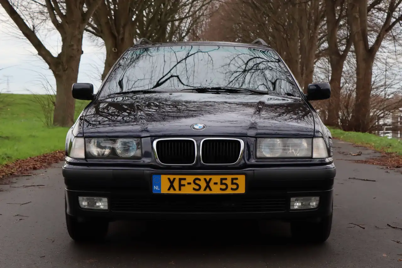 BMW 323 Edition, foto 2