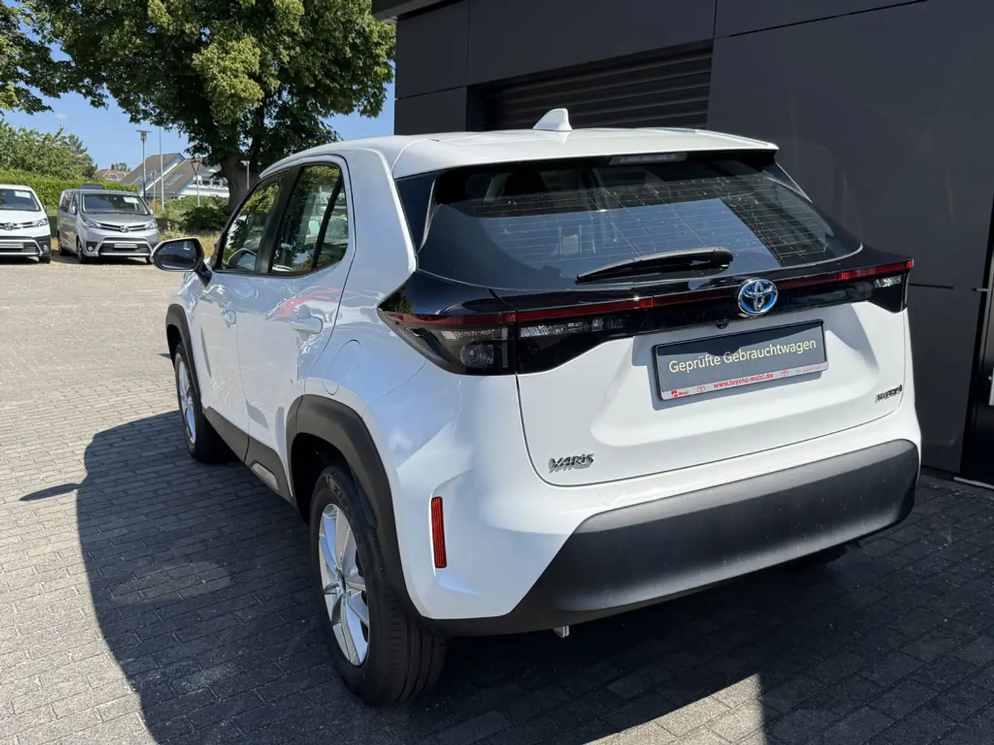 Toyota Yaris Cross 1.5 Hybrid FWD Business Edition Weiß - 2