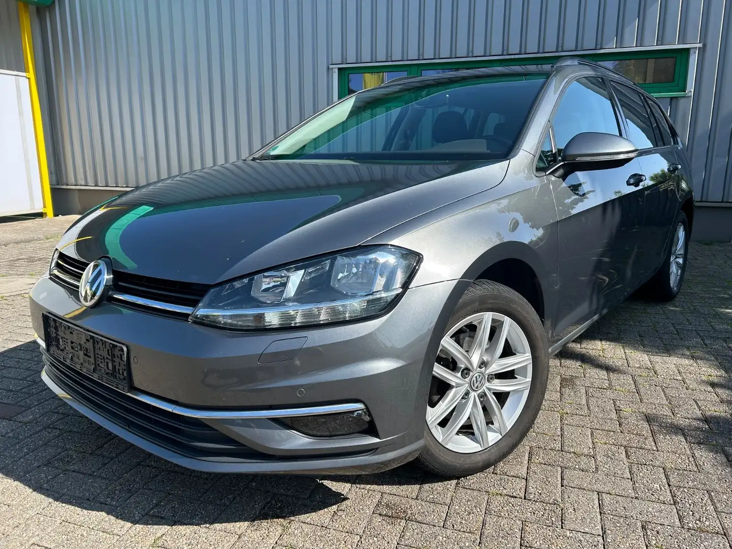 Volkswagen Golf VII Variant Comfortline*Navi*ACC*Alu*SHZ* Grau - 1
