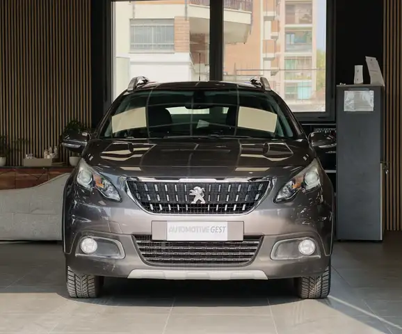 Peugeot 2008 2008 1.2 puretech t Allure cambio automatico