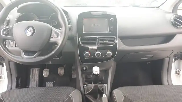 Renault Clio view 11