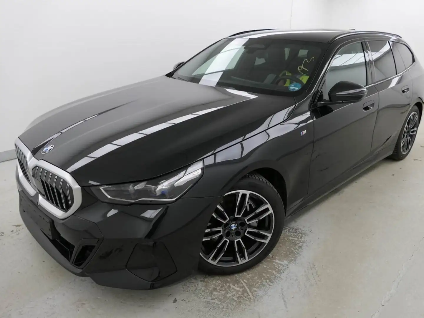 BMW 540 d xDr.T.M Sport Standh.AHK Sitzbel.SuView ACC Schwarz - 2