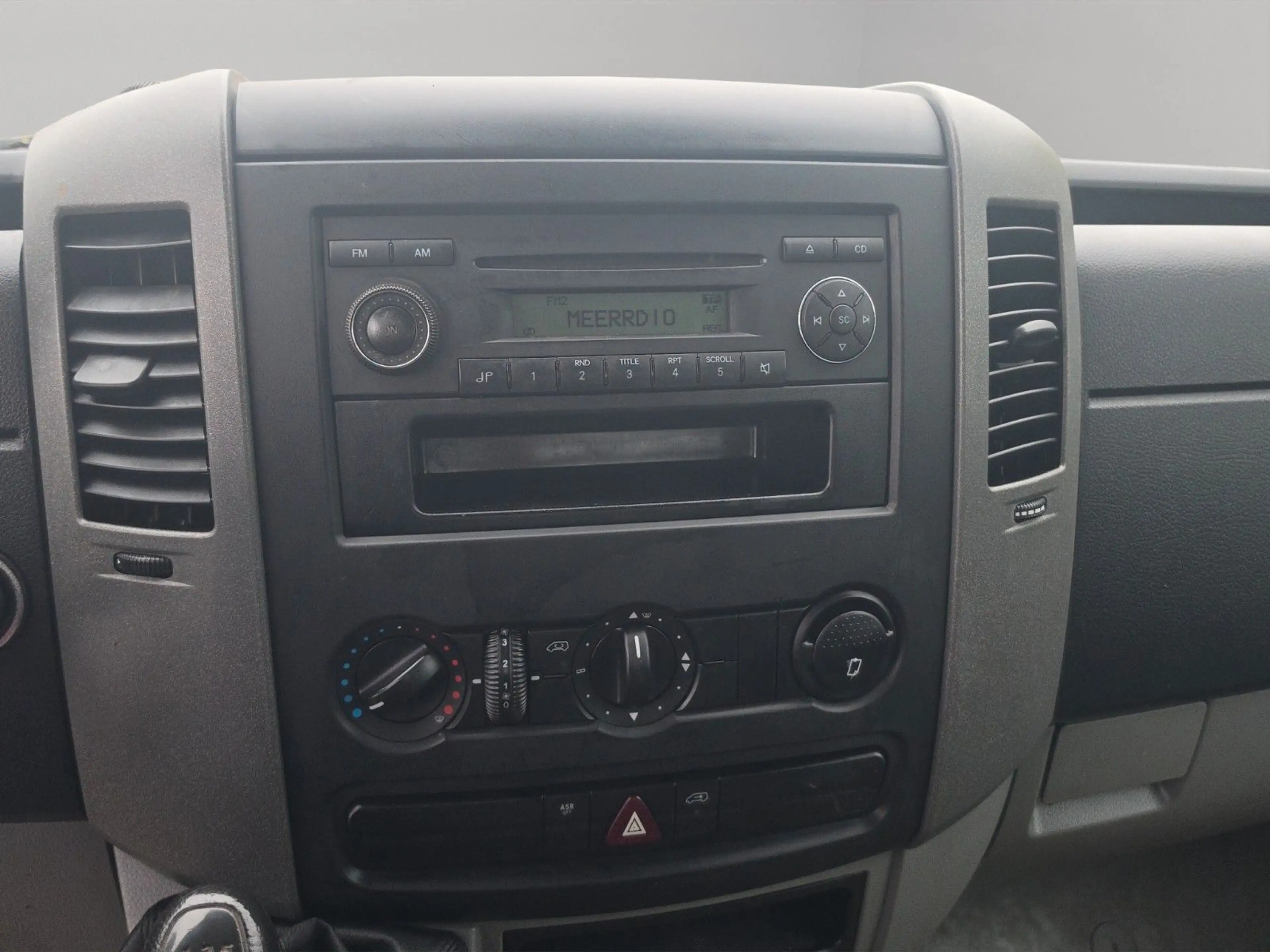 Volkswagen Crafter Pritsche 30 L2 mittel Doppelkabine — photo 15