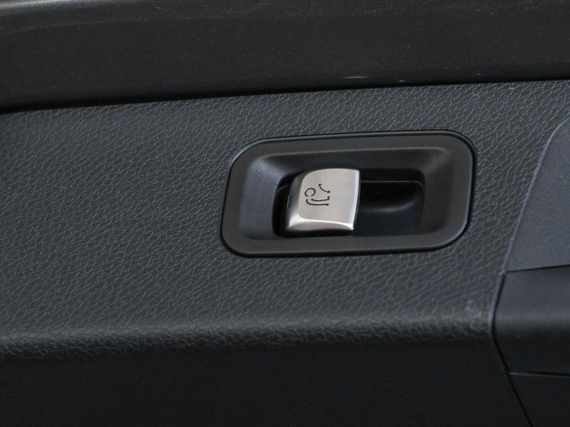 Mercedes-Benz E 220 d T Avantgarde/AHK/360/Totw/Ambiente/LED — photo 13