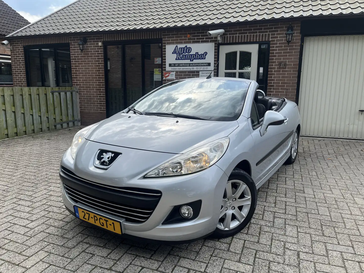 Peugeot 207 CC 1.6 VTi Premiere Nieuwe A.P.K en Versnellingsba Grau - 1
