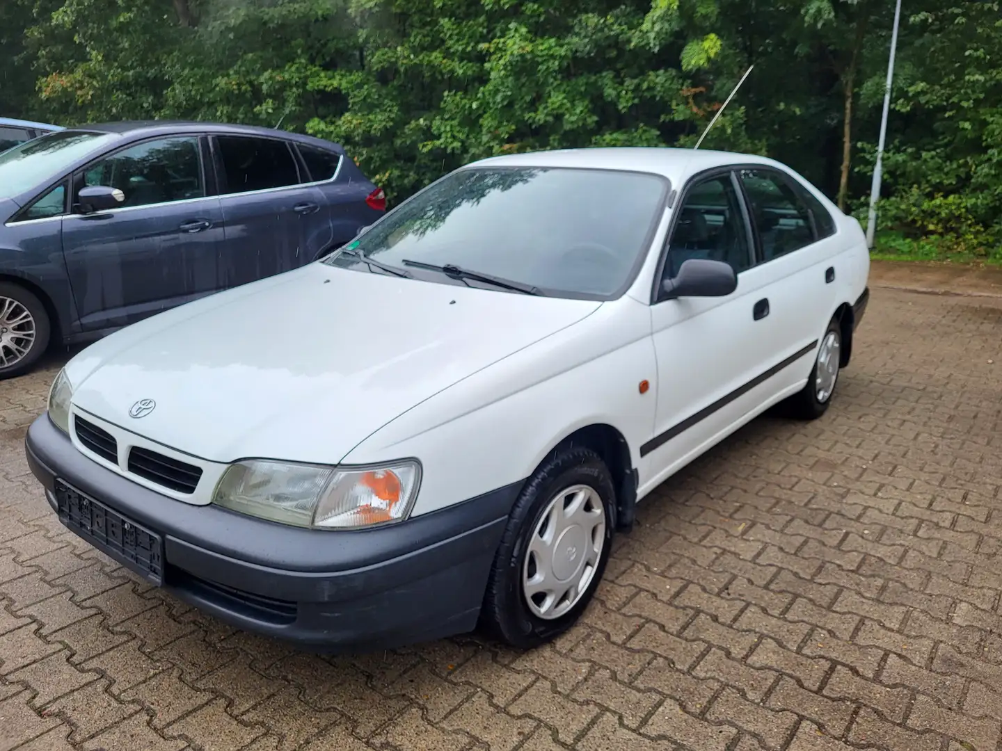 Toyota Carina Liftback 1.6 Wit - 1