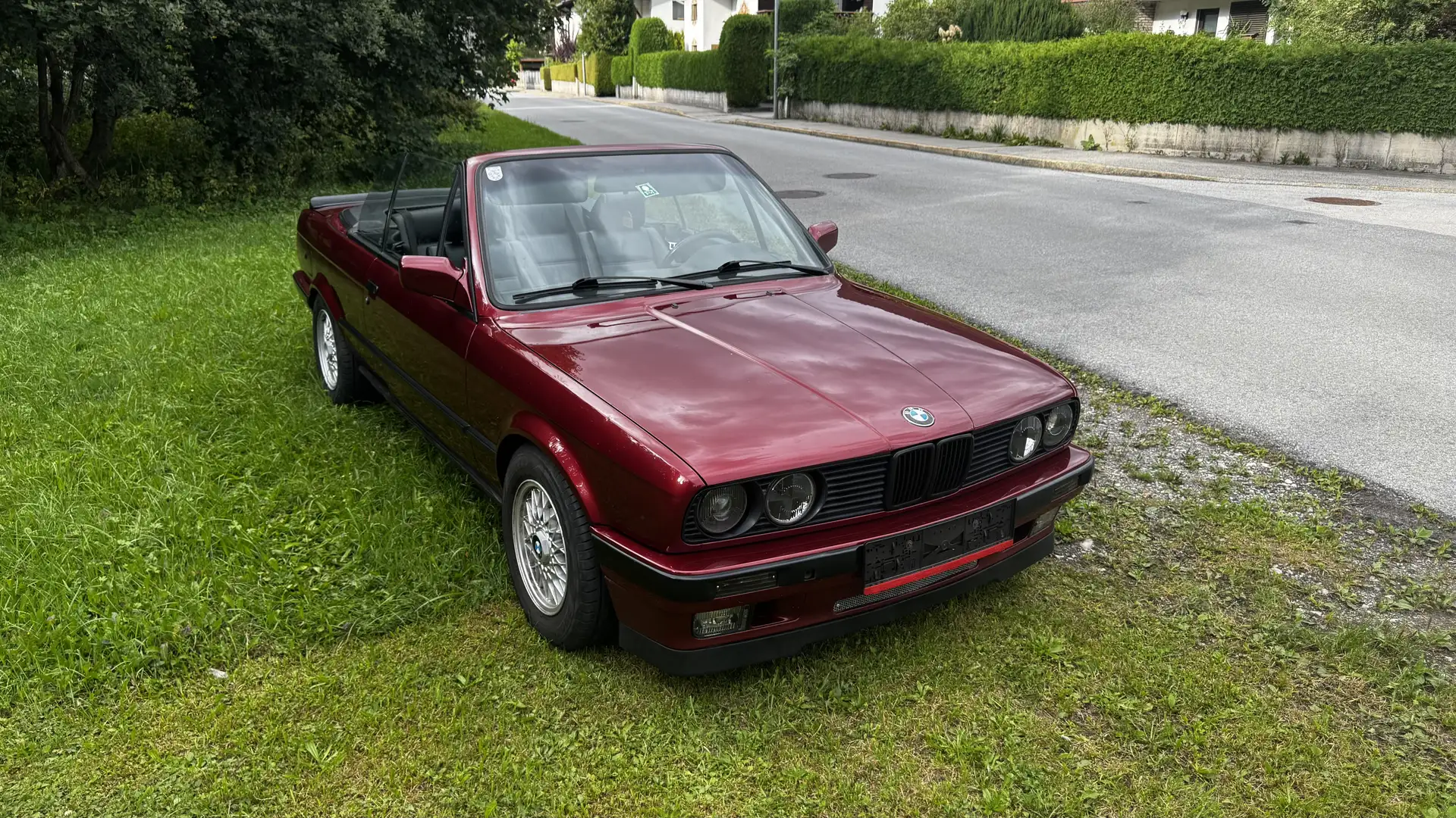BMW 320 i Cabrio Orginal Zustand Rot - 1