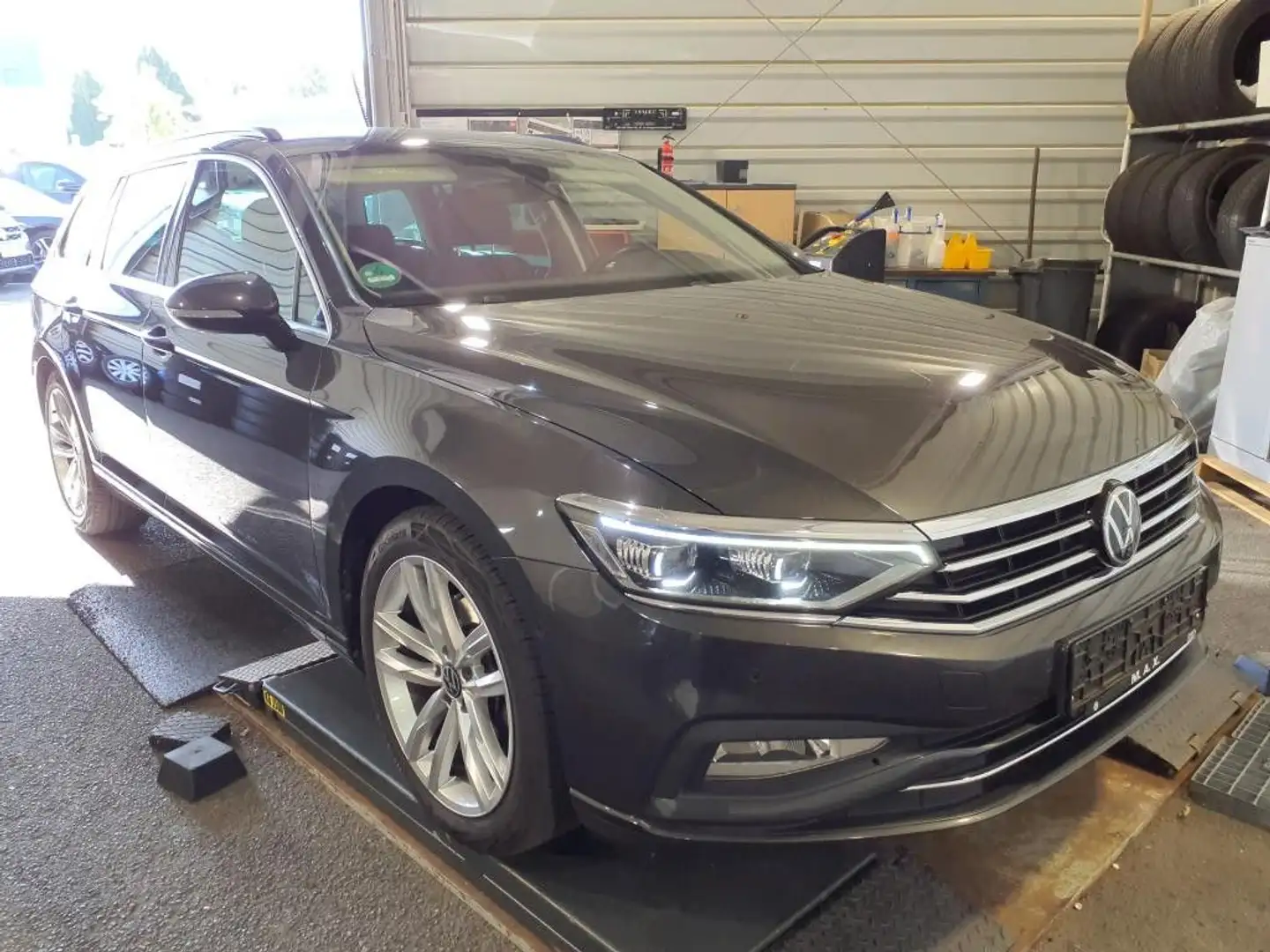 Volkswagen Passat Variant Passat 2.0 TDI DSG Variant R-LINE*R-CAM*VIRTUAL* Grau - 2