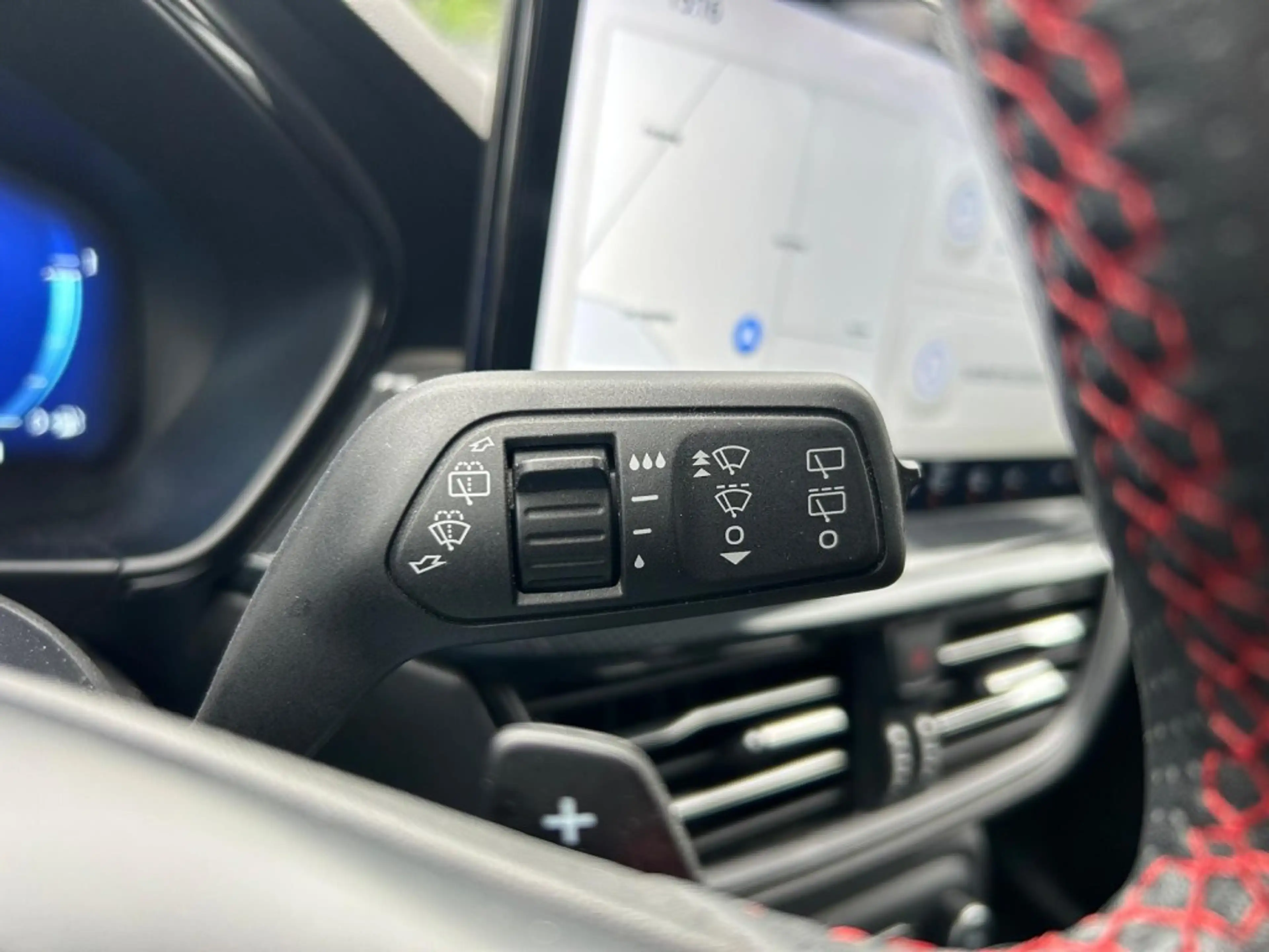 Ford Focus 1.0 EBH ST LINE X, Virtual, Cruise, Camera — photo 17