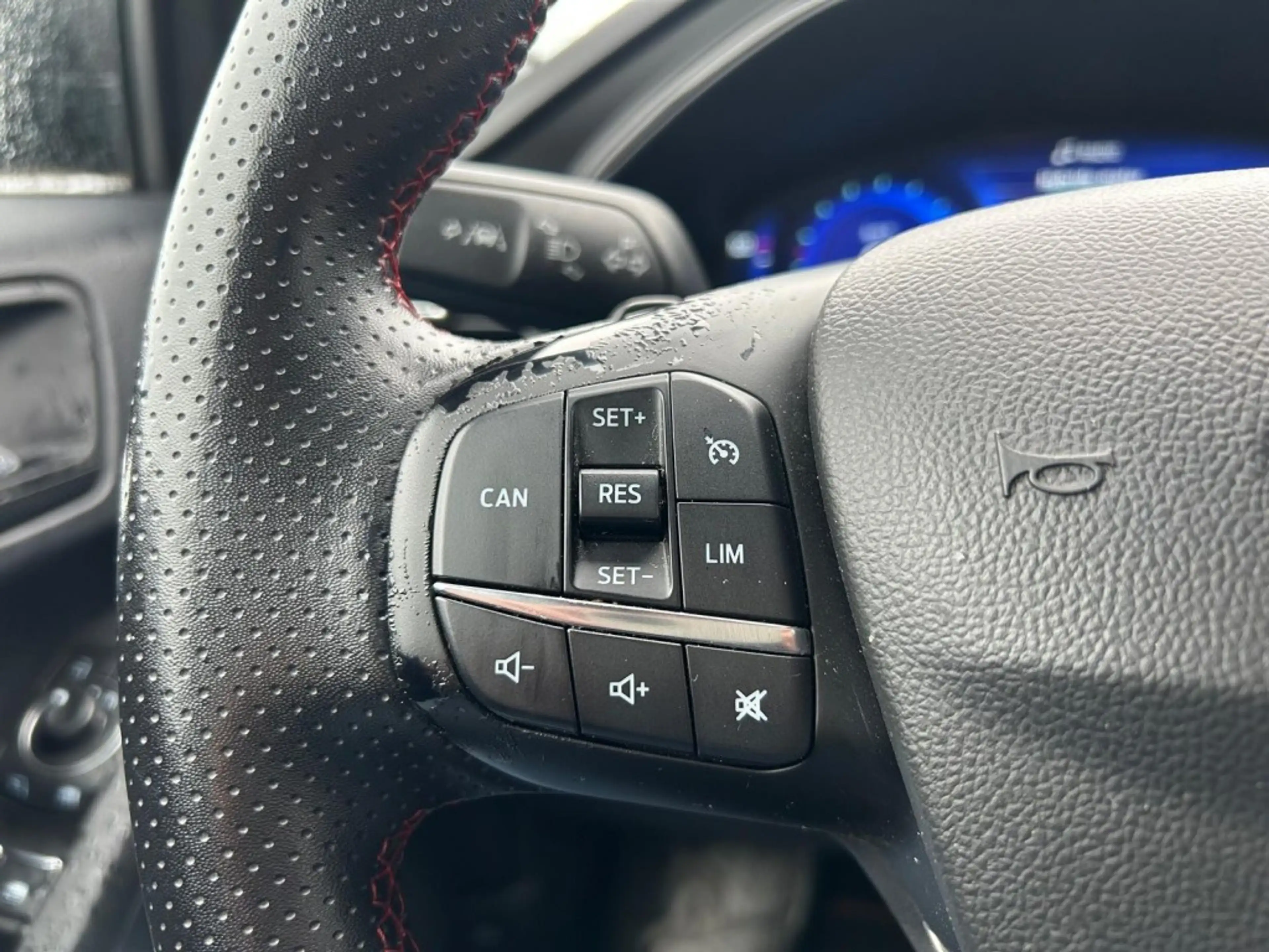 Ford Focus 1.0 EBH ST LINE X, Virtual, Cruise, Camera — photo 14