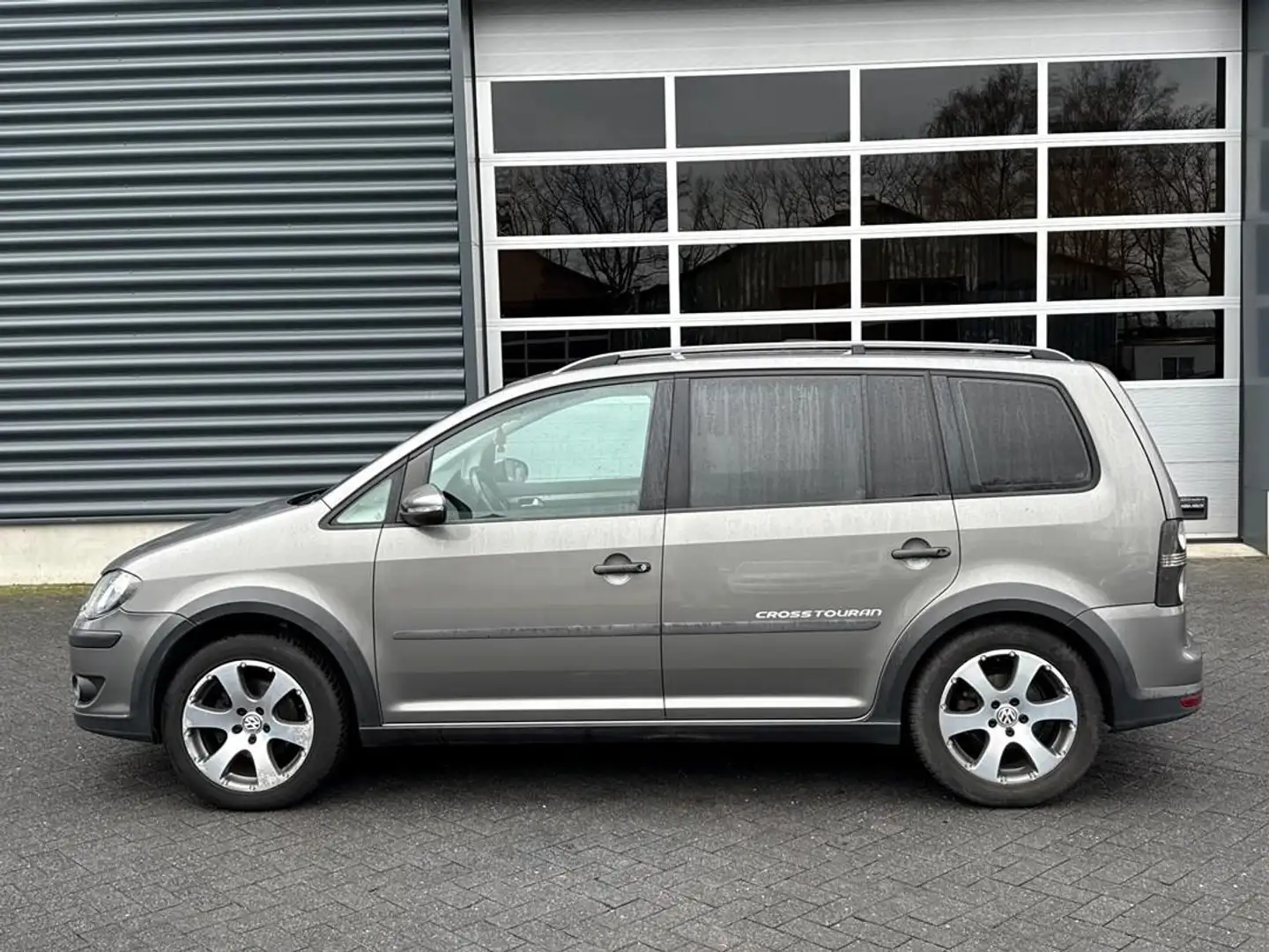 Volkswagen Cross Touran 1.4 TSI Cross,7 persoons, trekhaak, cruise control Gris - 2