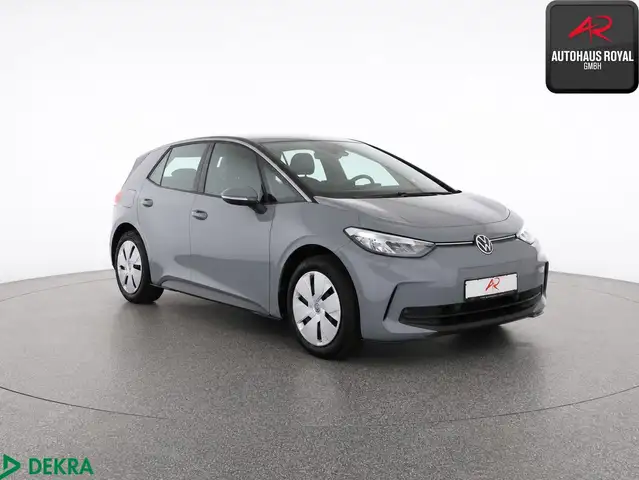Volkswagen Id.3 view 7