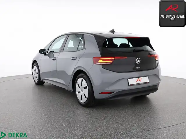 Volkswagen Id.3 view 3