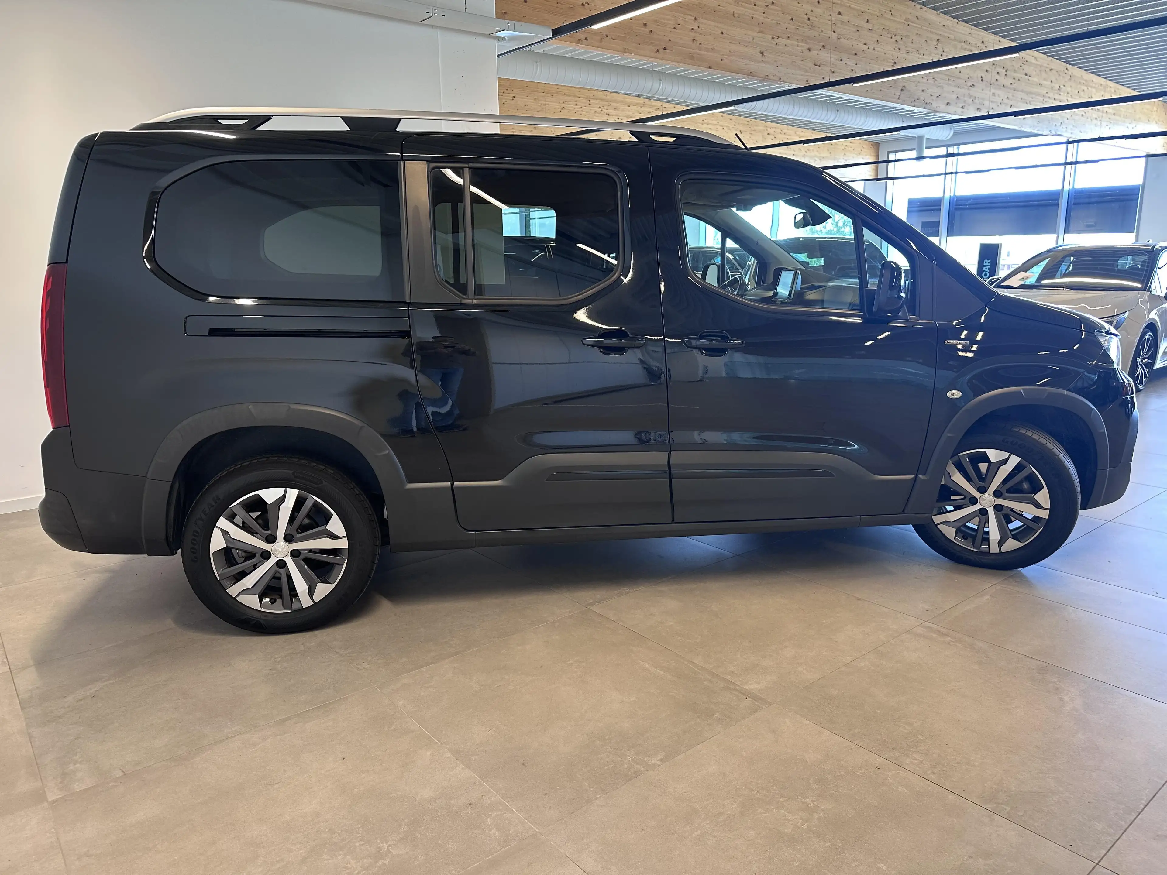 Peugeot Rifter 7 PL LONG GT 1.5 DIESEL 130 man 6 — photo 20