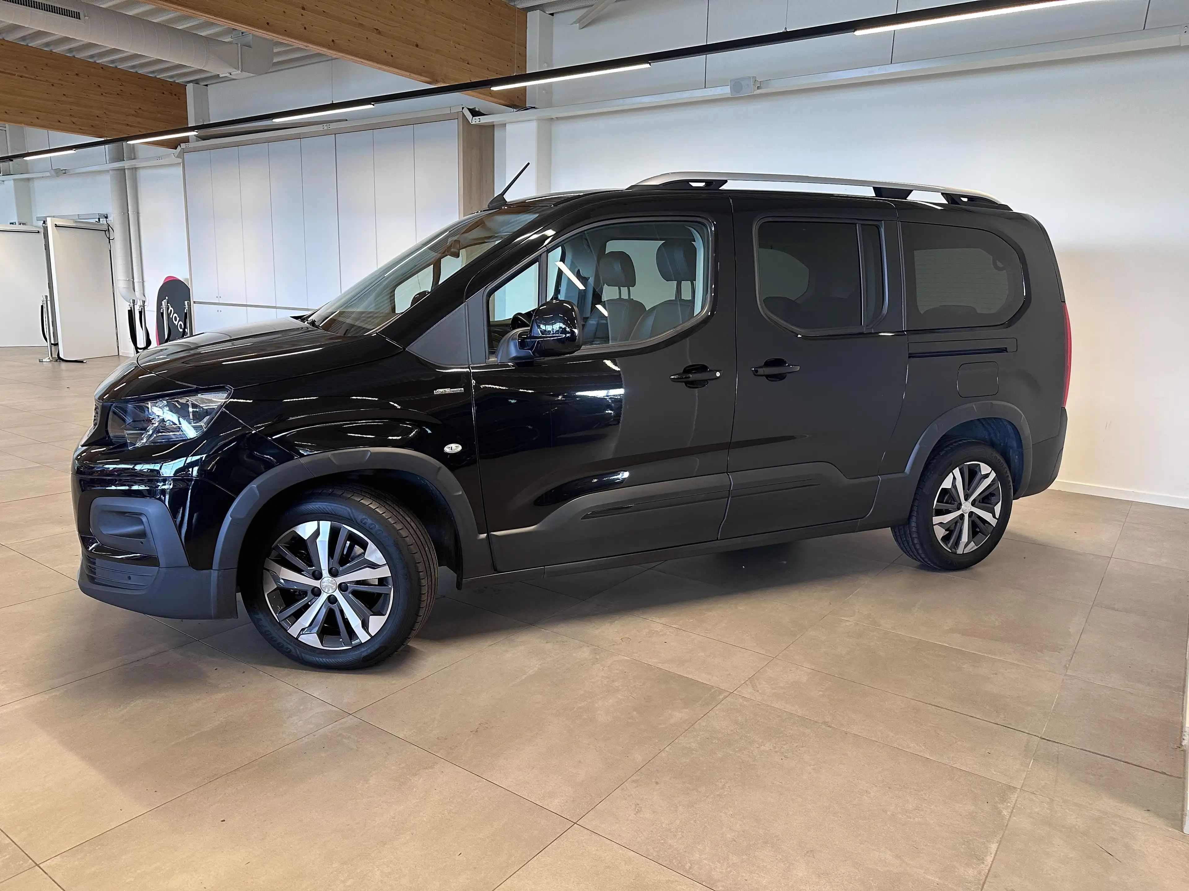 Peugeot Rifter 7 PL LONG GT 1.5 DIESEL 130 man 6 — photo 26