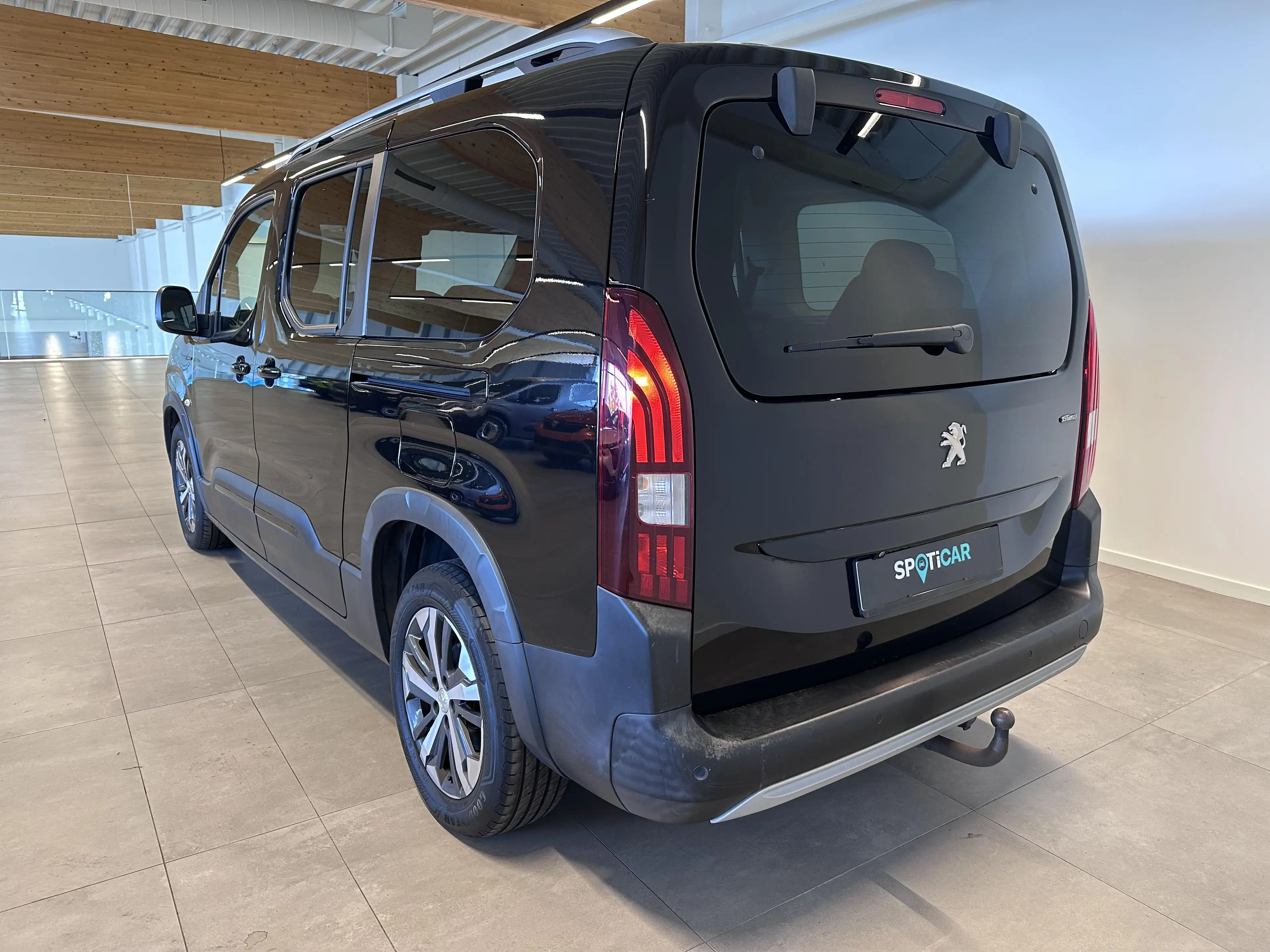 Peugeot Rifter 7 PL LONG GT 1.5 DIESEL 130 man 6 — photo 3