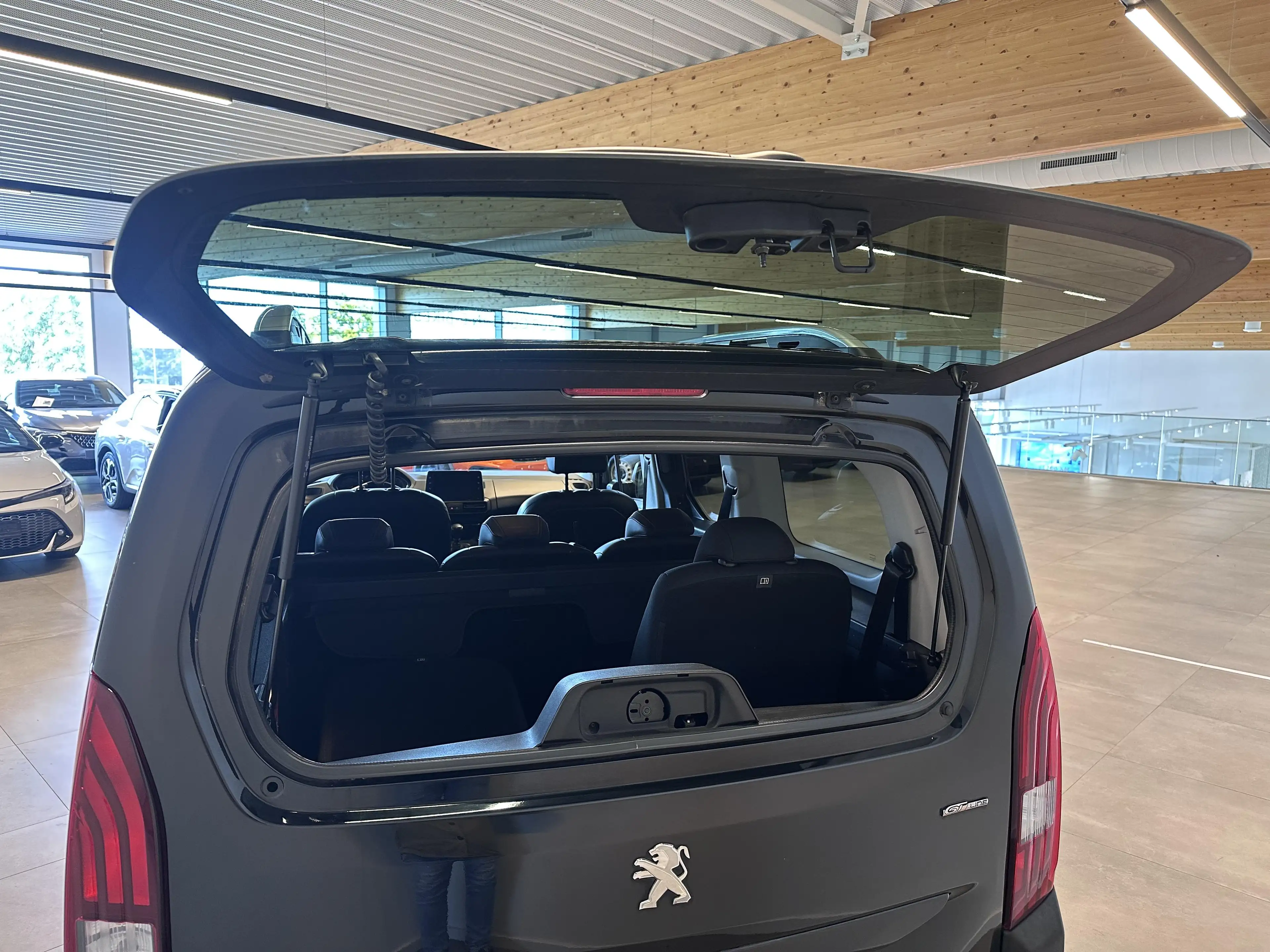 Peugeot Rifter 7 PL LONG GT 1.5 DIESEL 130 man 6 — photo 21