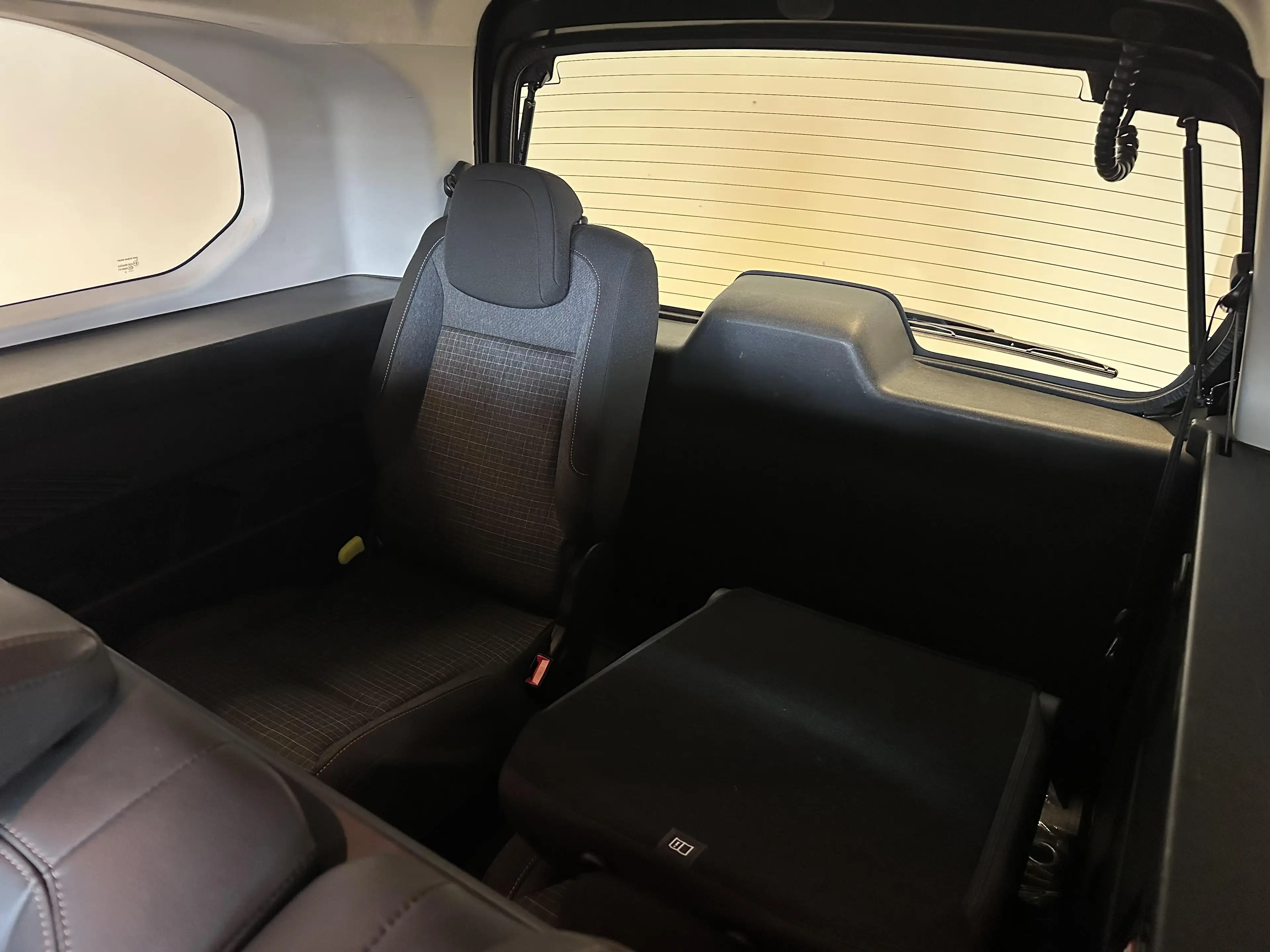 Peugeot Rifter 7 PL LONG GT 1.5 DIESEL 130 man 6 — photo 23