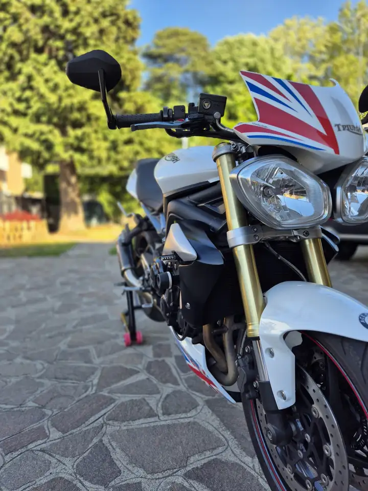 Triumph Street Triple 675