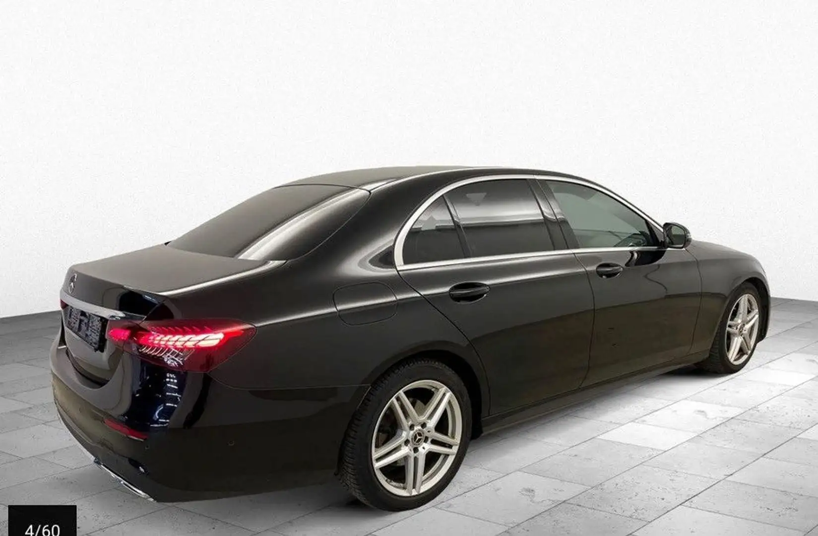 Mercedes-Benz E 220 2x AMG Line LED Pano DAB 18" Unfallfrei Noir - 2