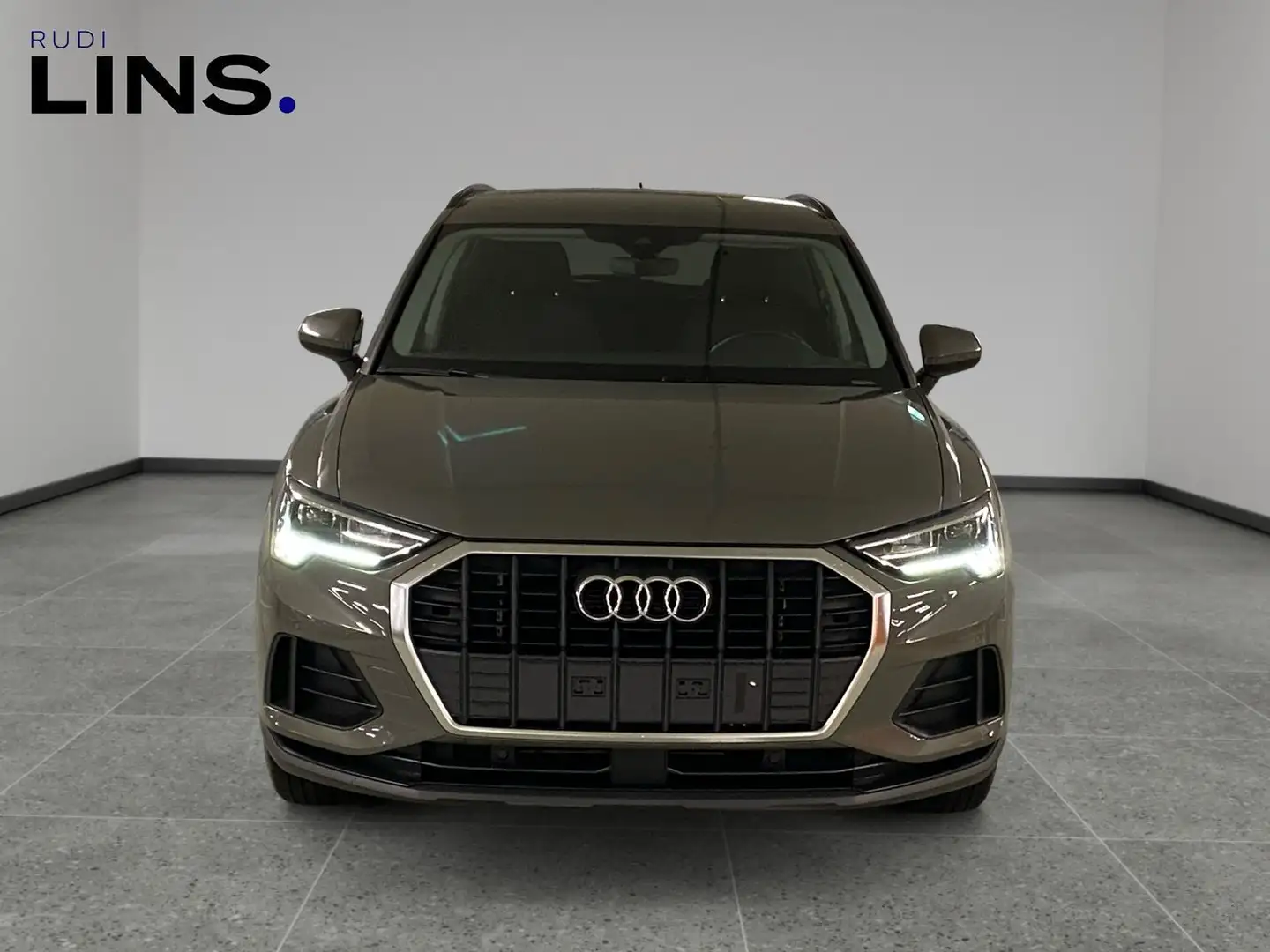 Audi Q3 35 TFSI Grau - 2