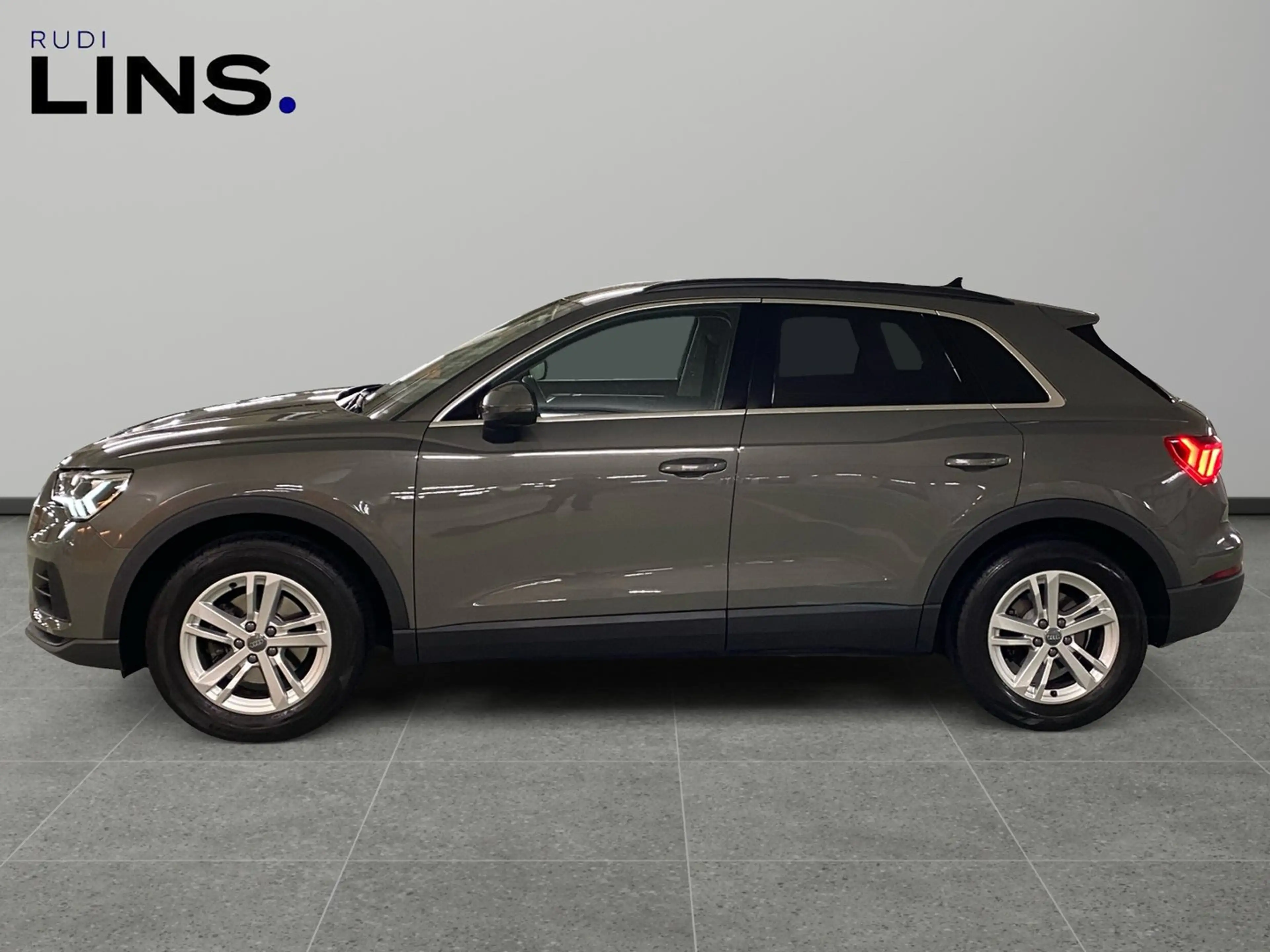 Audi Q3 35 TFSI — photo 5