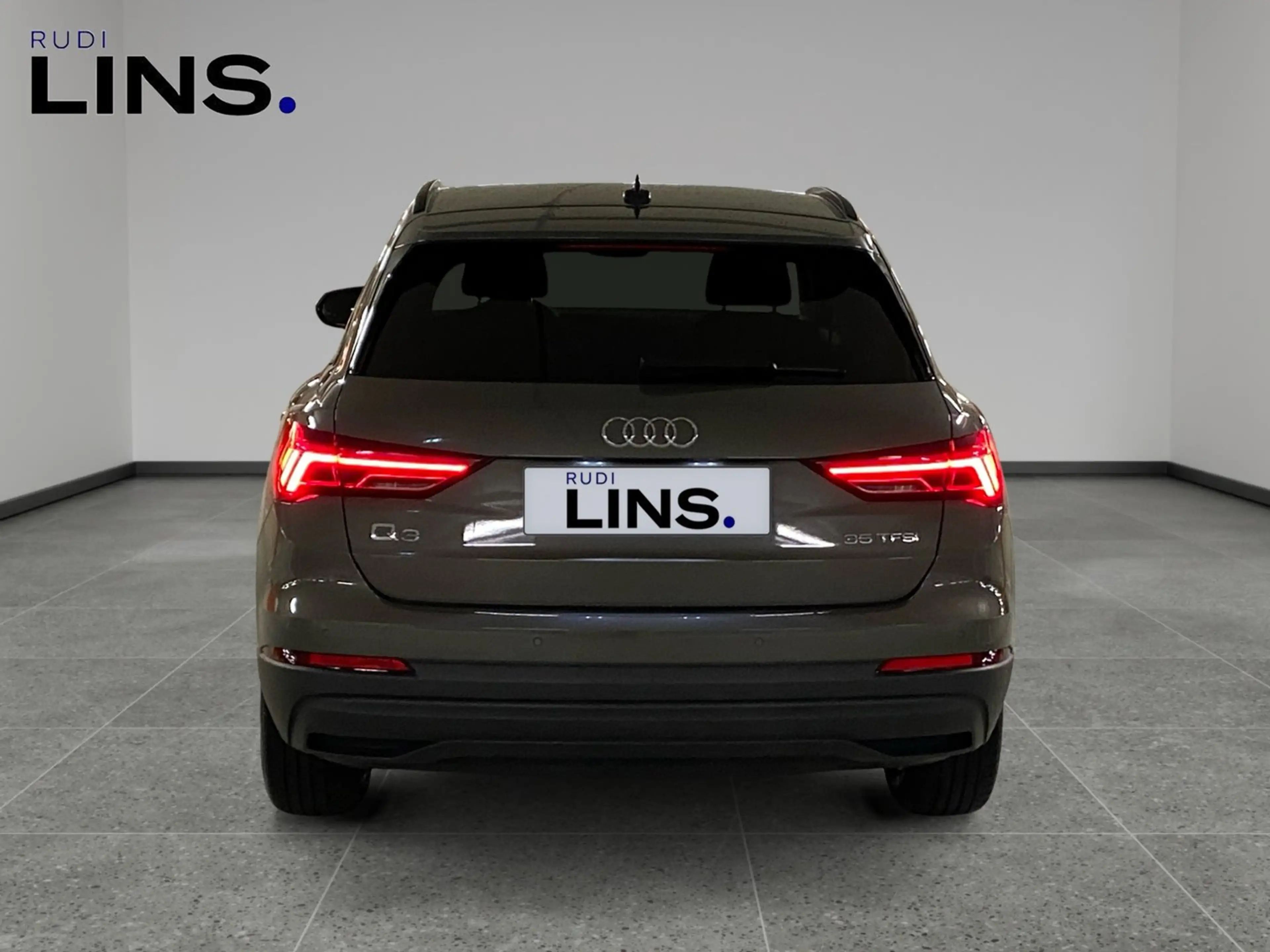 Audi Q3 35 TFSI — photo 7