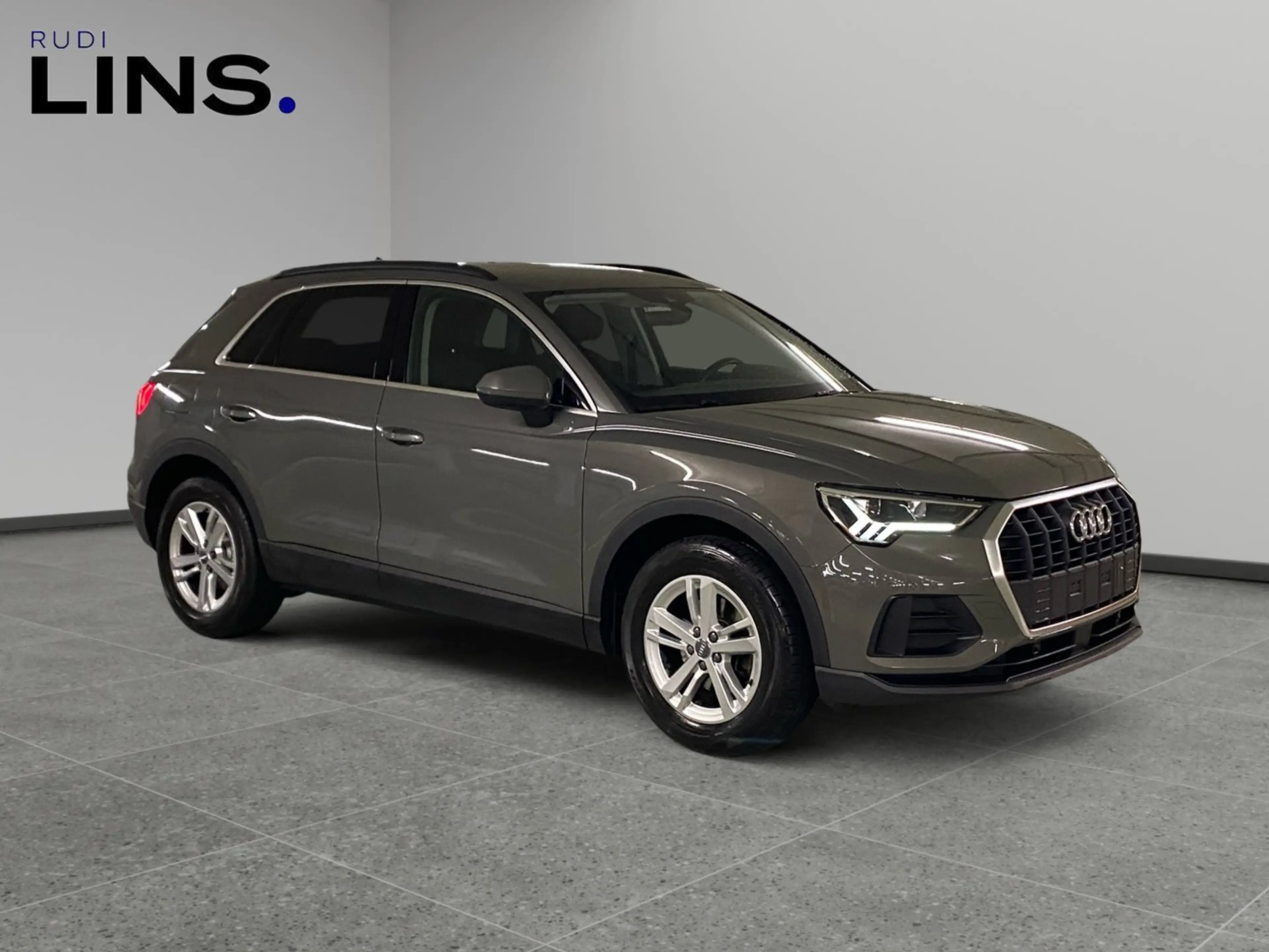 Audi Q3 35 TFSI — photo 3
