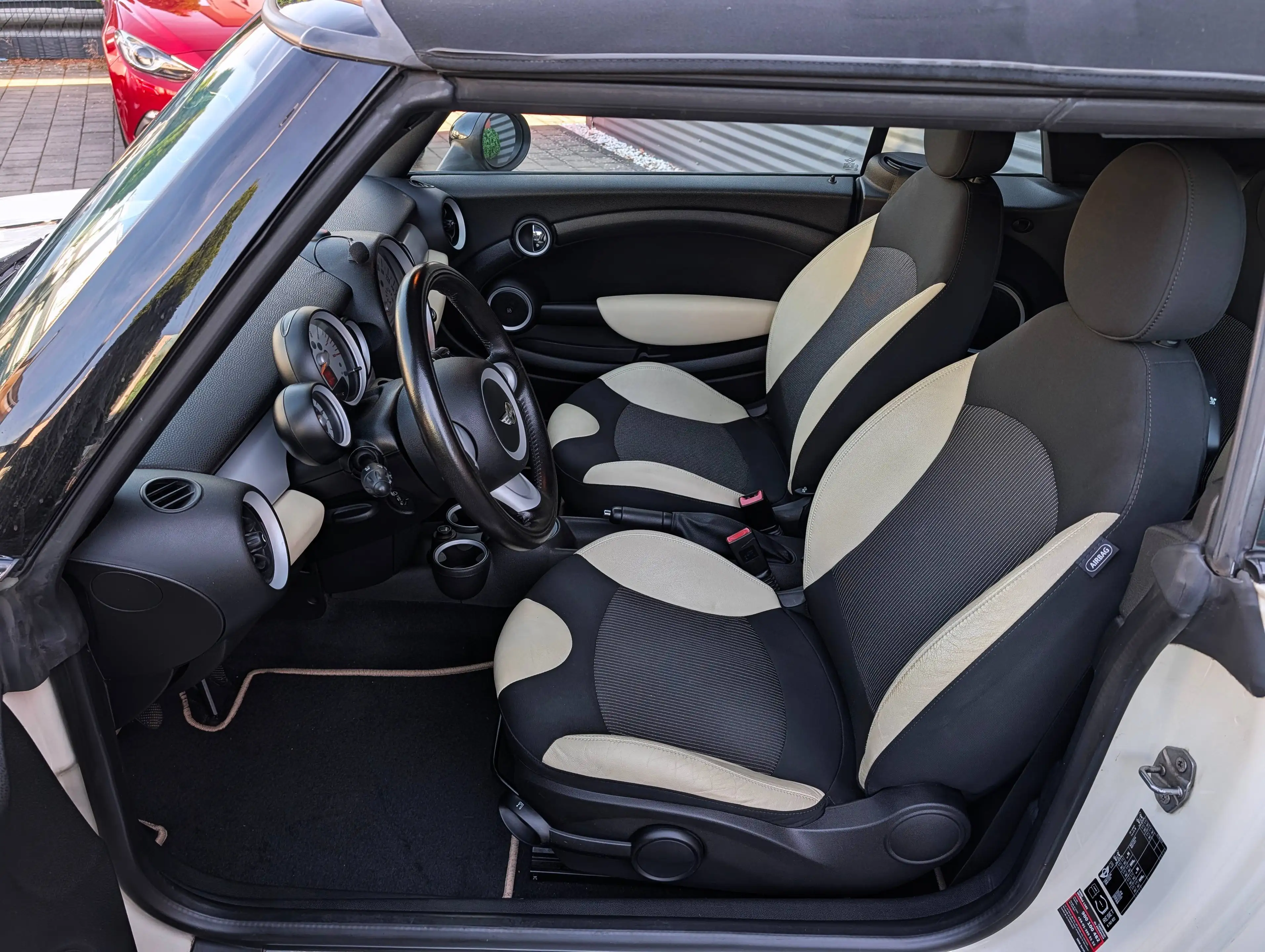 MINI Cooper Cabrio Mini Cooper Cabrio 1.6 "Edition" *TEILLEDER/PDC/KLIMA* — photo 12