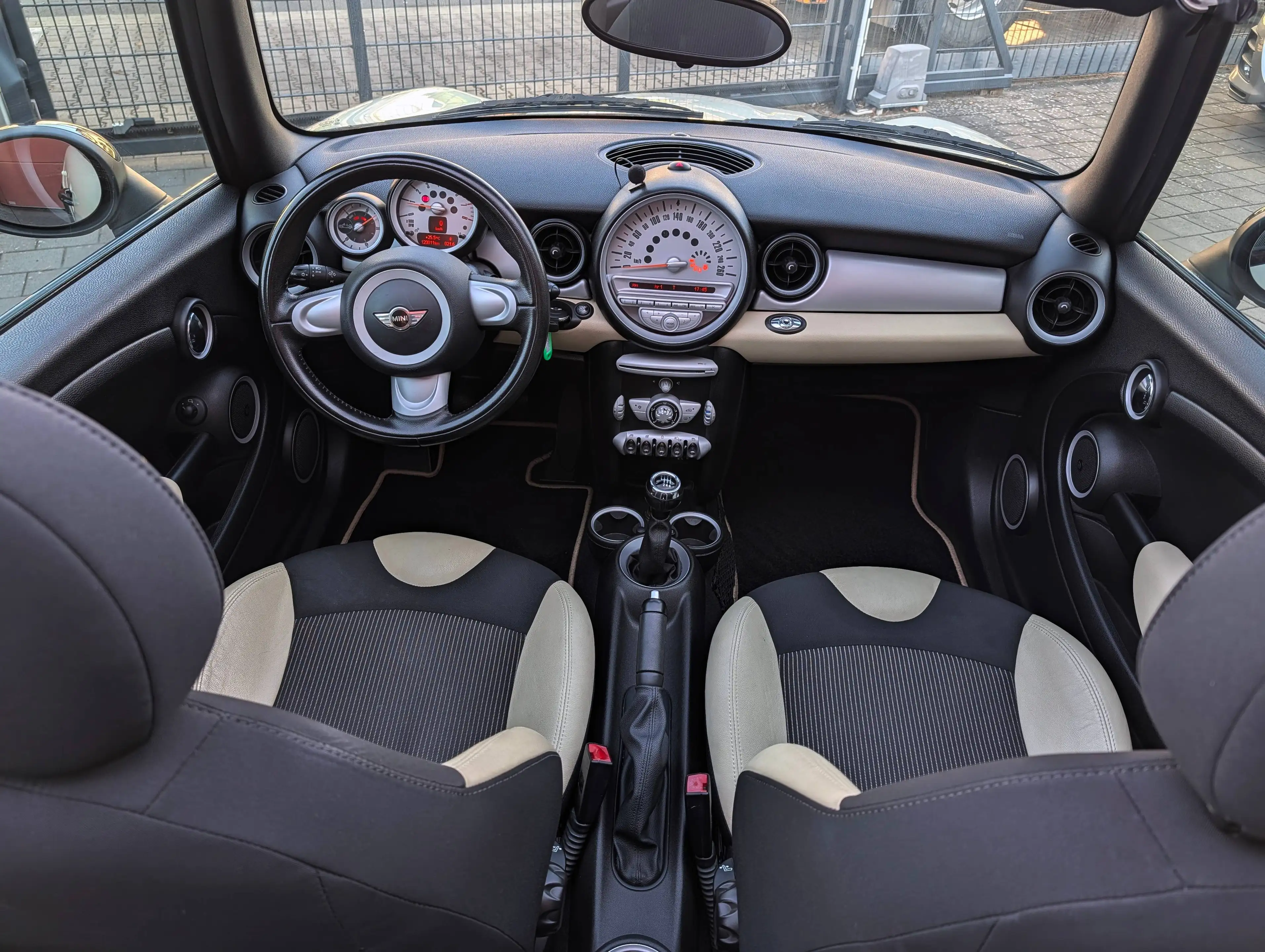 MINI Cooper Cabrio Mini Cooper Cabrio 1.6 "Edition" *TEILLEDER/PDC/KLIMA* — photo 15